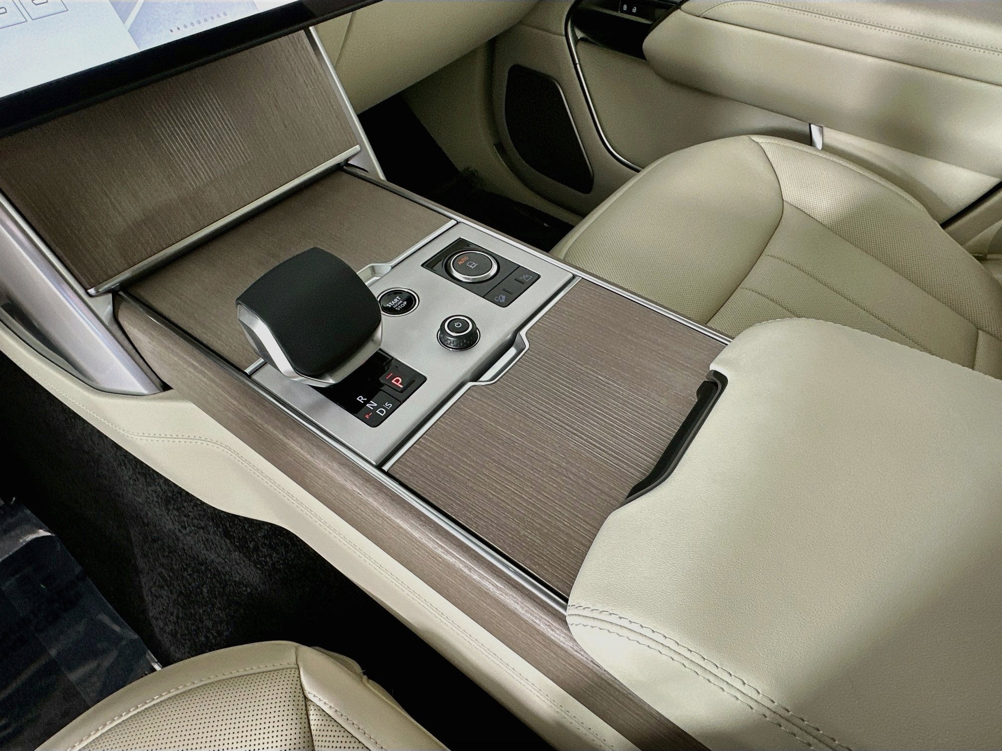 2027 Land Rover Range Rover Autobiography