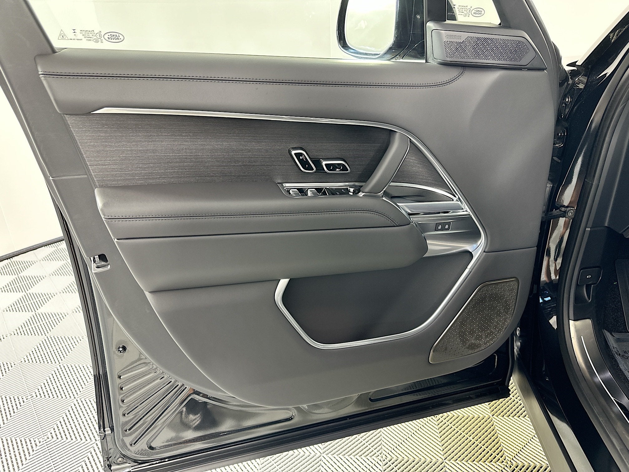 2025 Land Rover Range Rover Autobiography