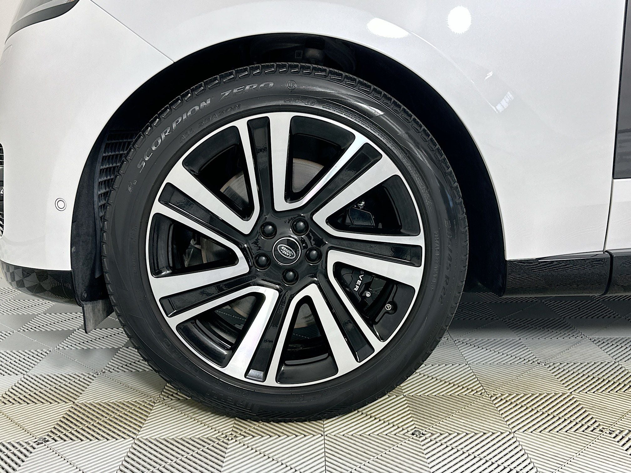 2023 Land Rover Range Rover SE