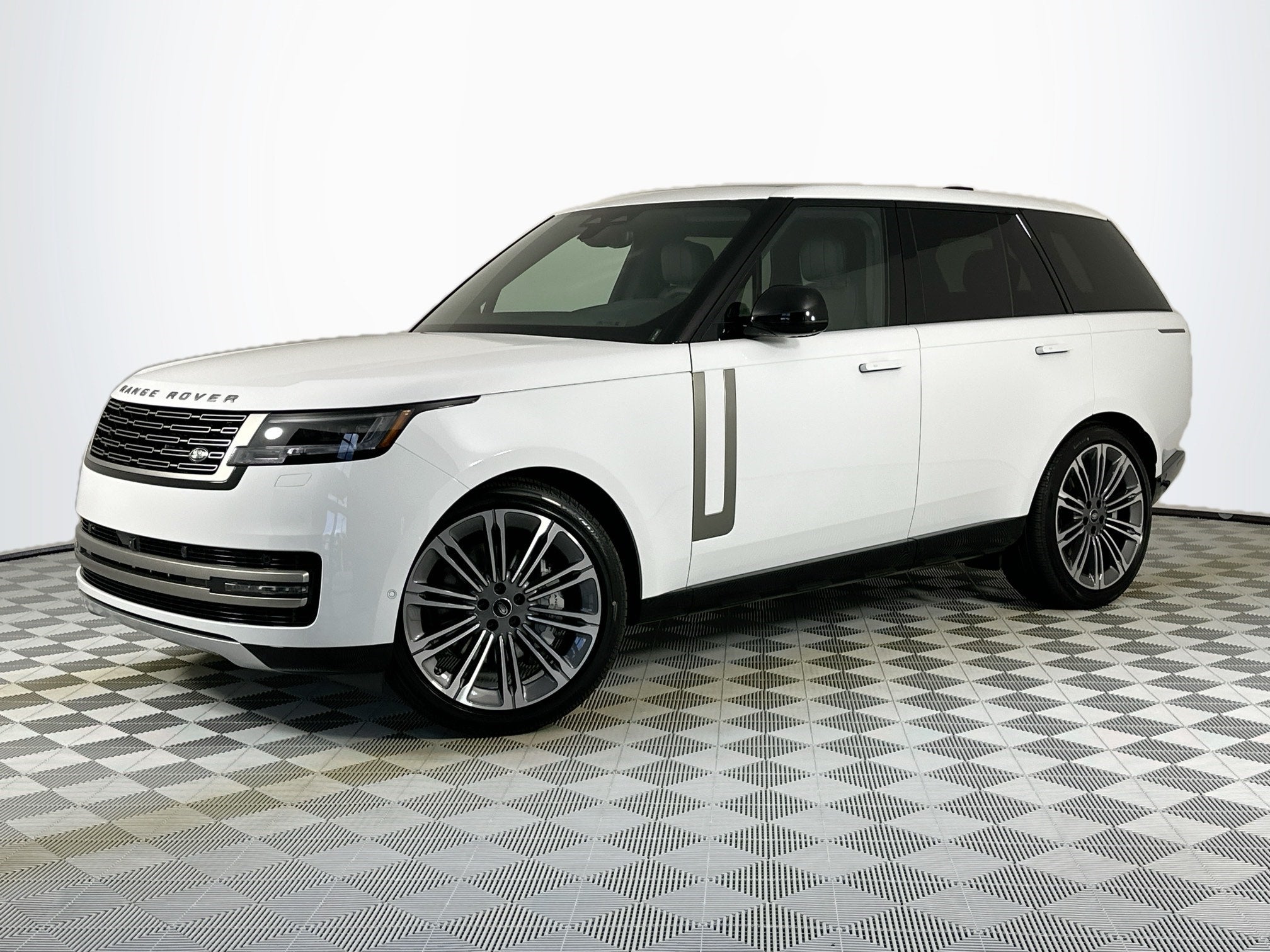 2025 Land Rover Range Rover SE