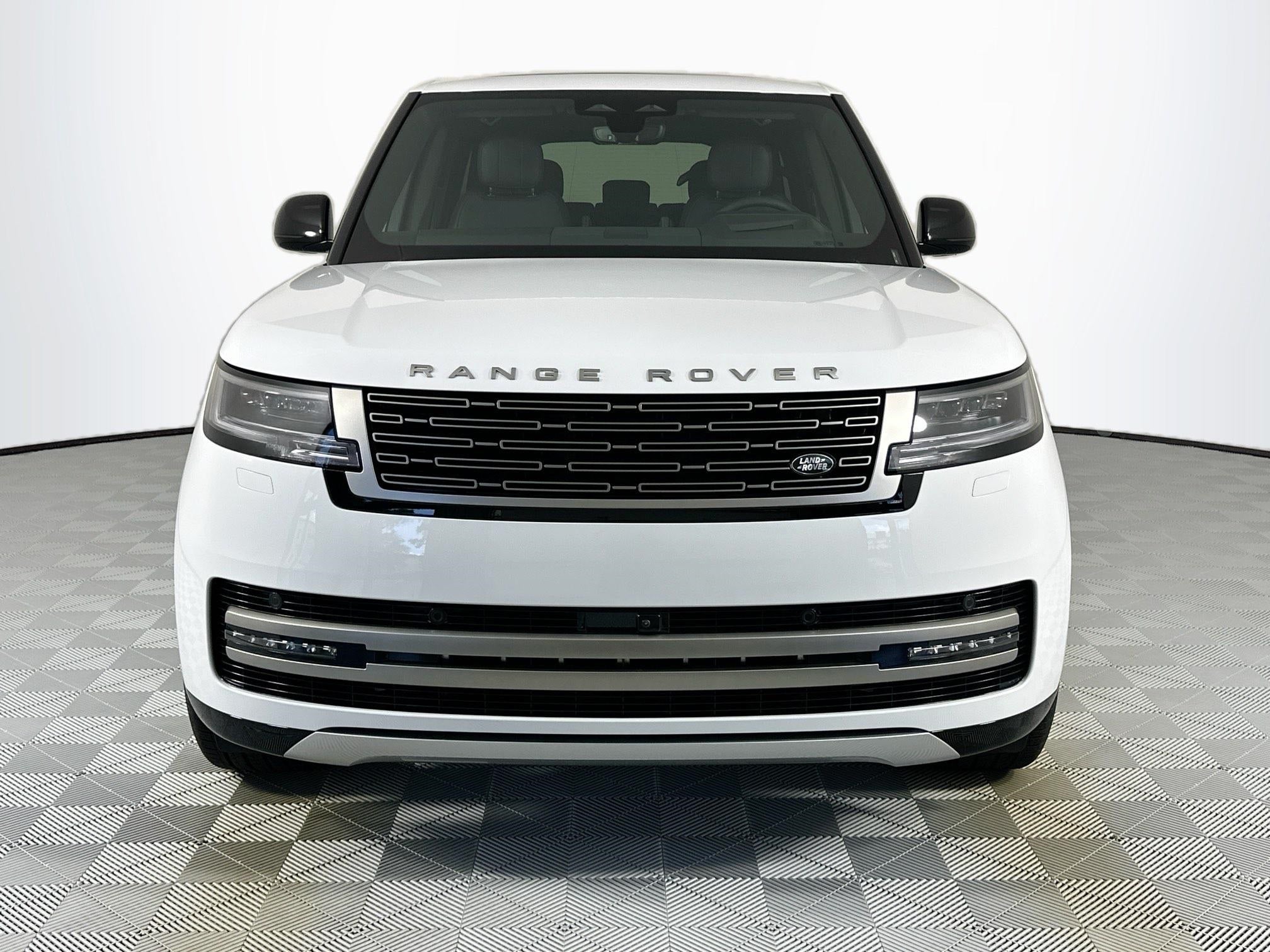 2025 Land Rover Range Rover SE