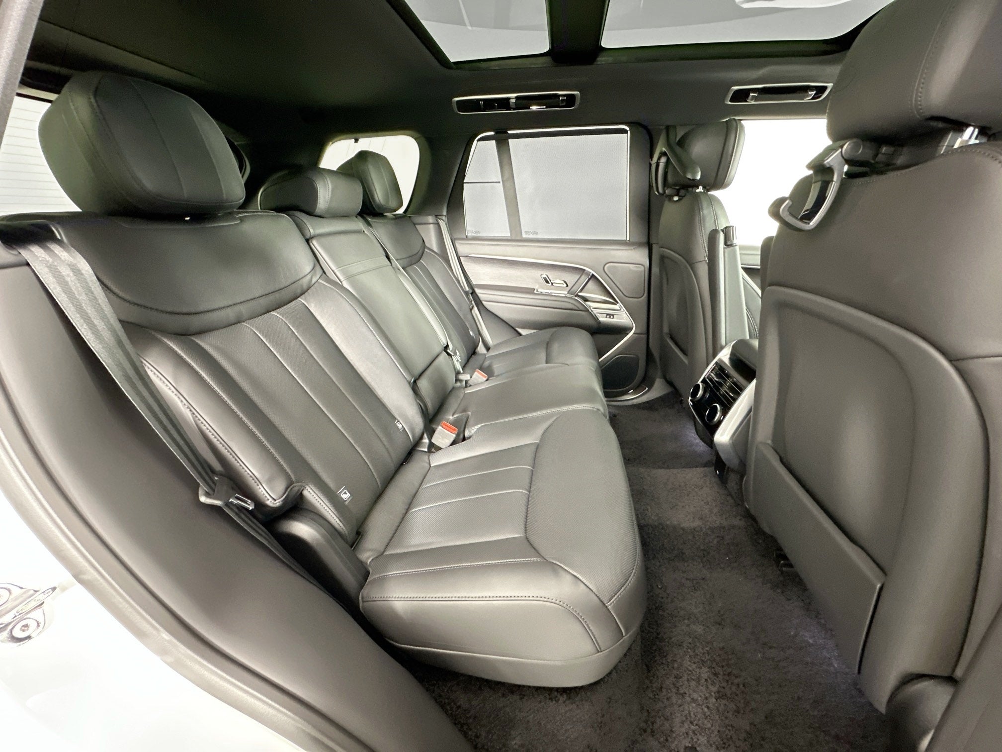 2025 Land Rover Range Rover SE