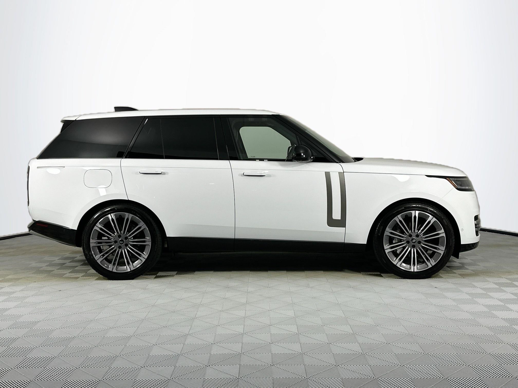 2025 Land Rover Range Rover SE
