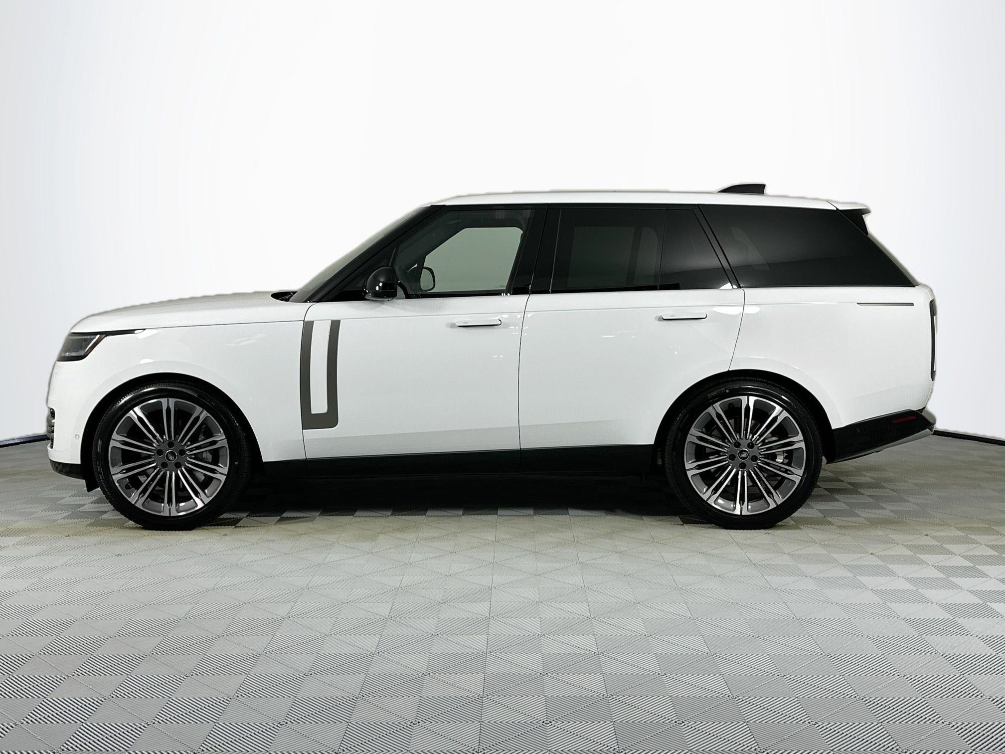 2025 Land Rover Range Rover SE