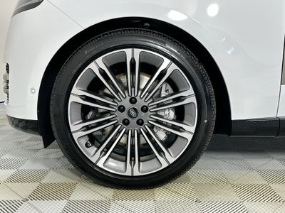 2025 Land Rover Range Rover SE