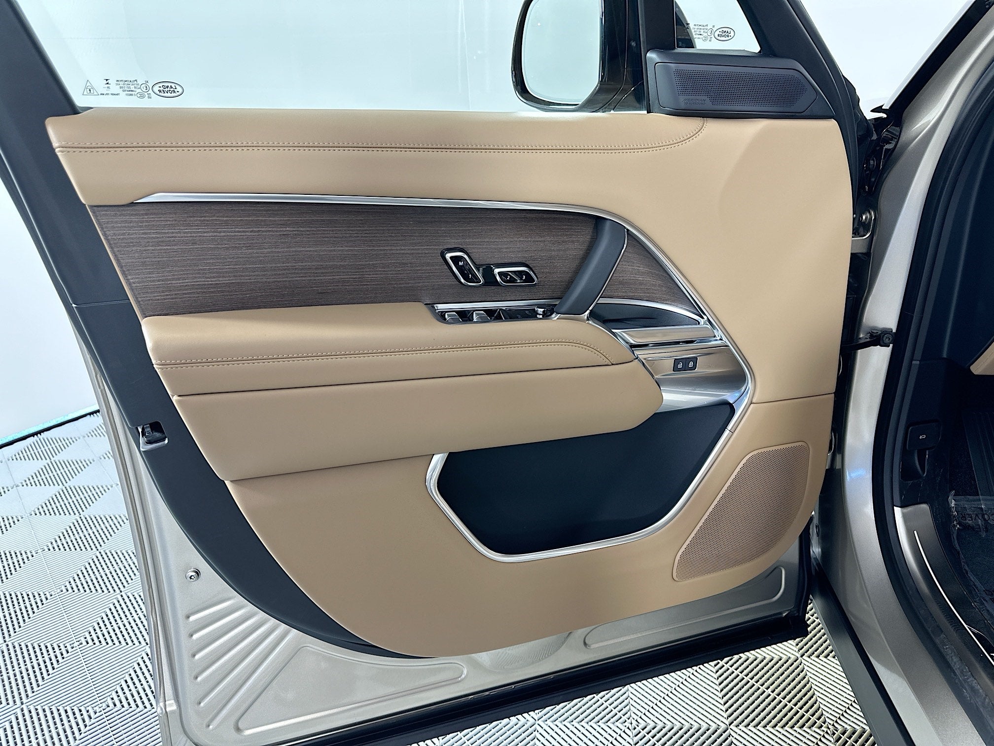 2026 Land Rover Range Rover SE