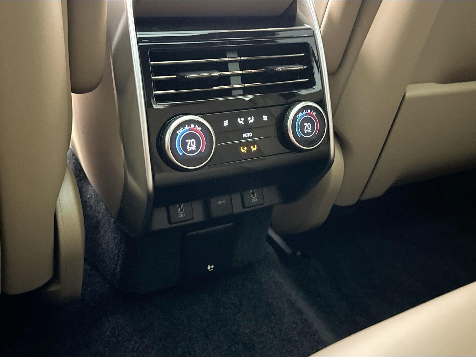 2026 Land Rover Range Rover SE