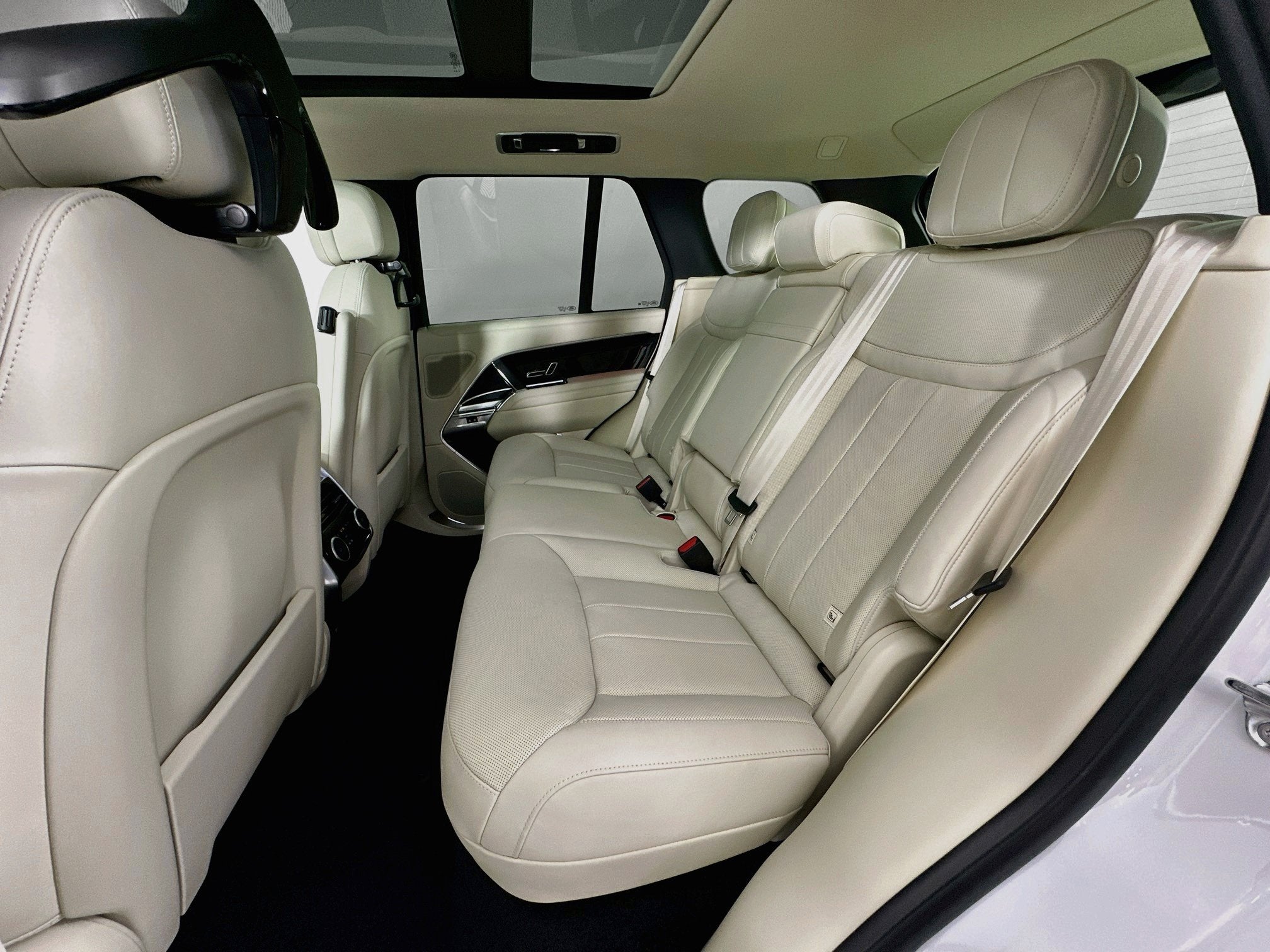 2027 Land Rover Range Rover SE