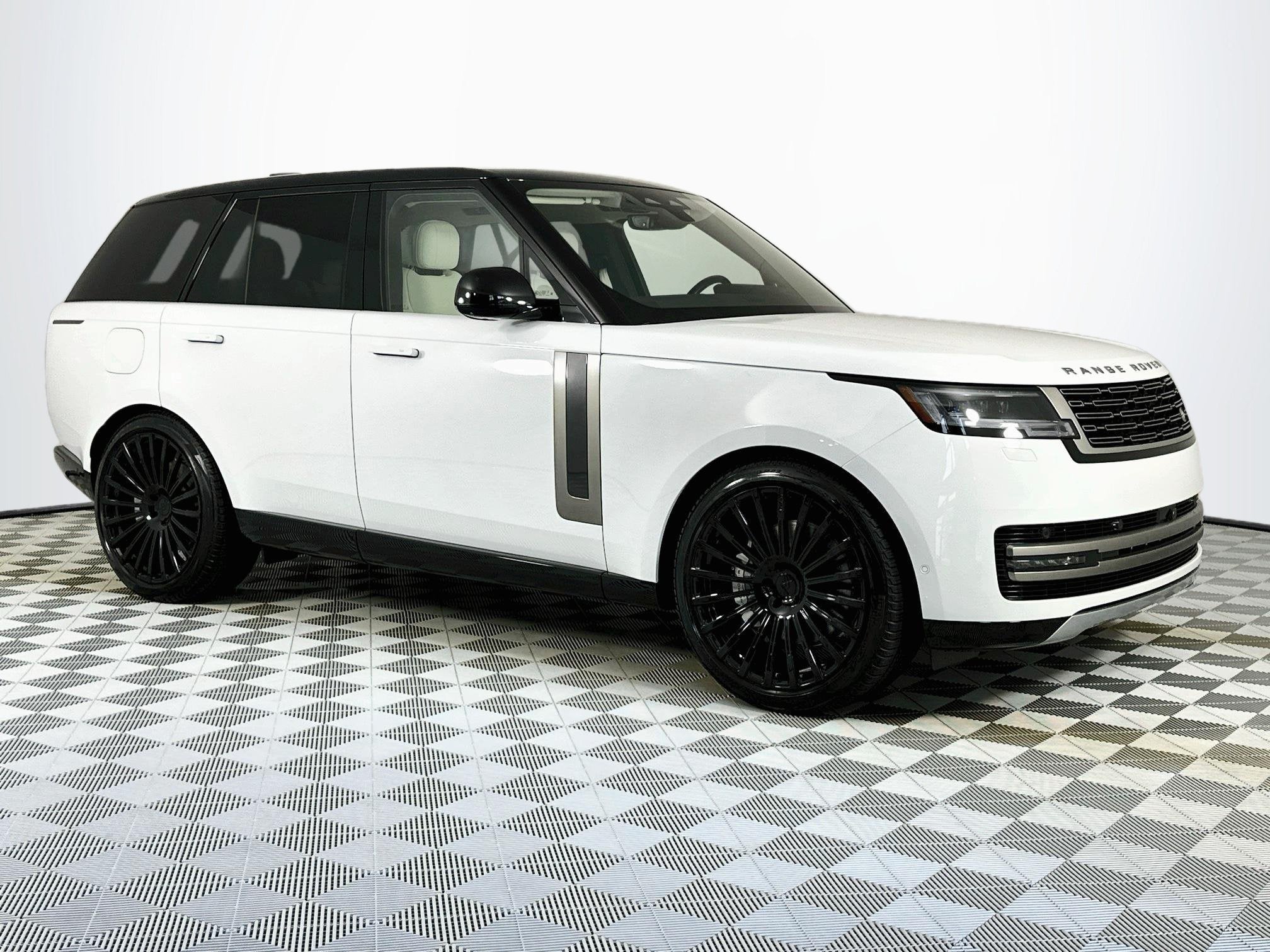 2027 Land Rover Range Rover SE
