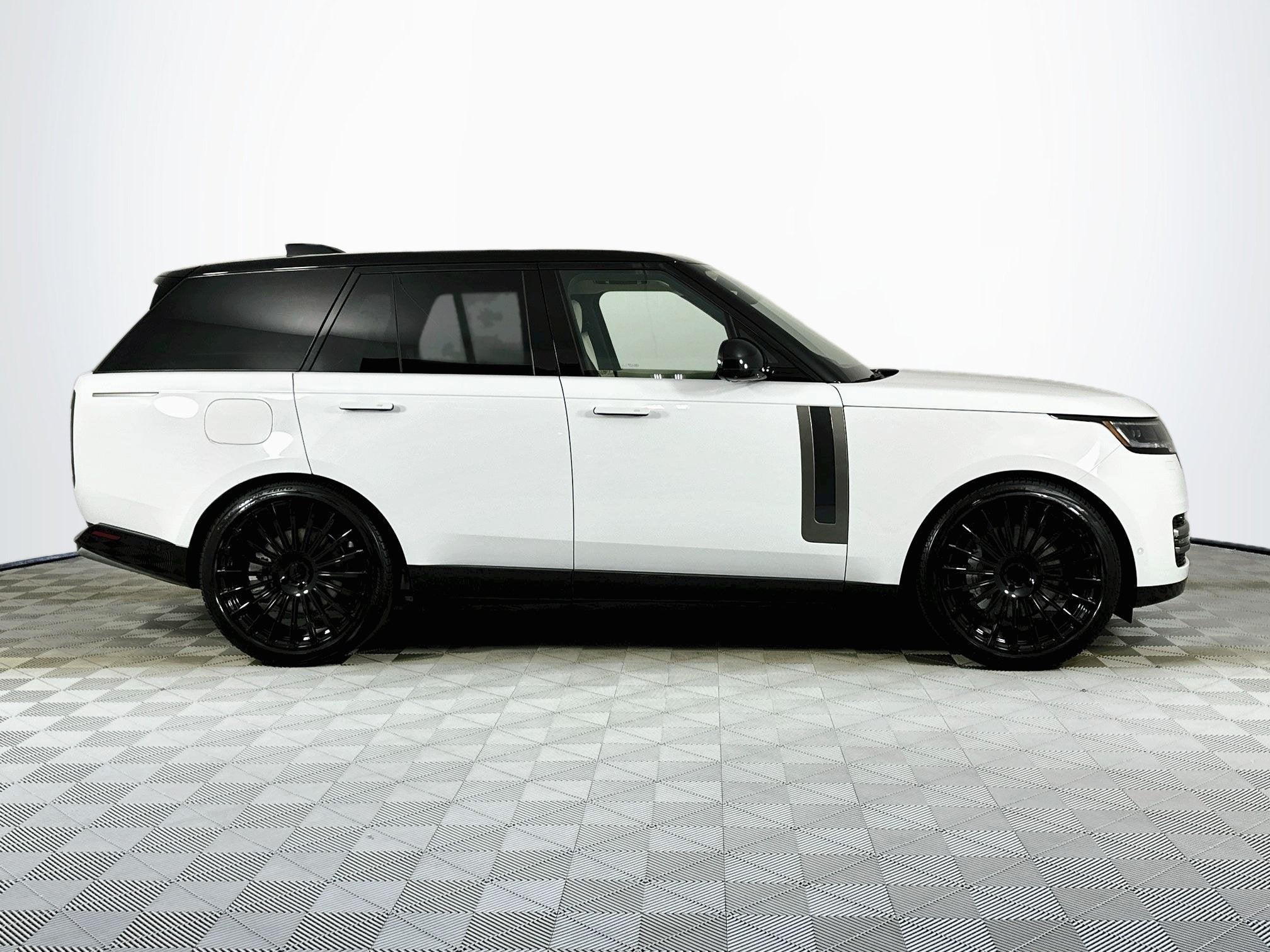 2027 Land Rover Range Rover SE