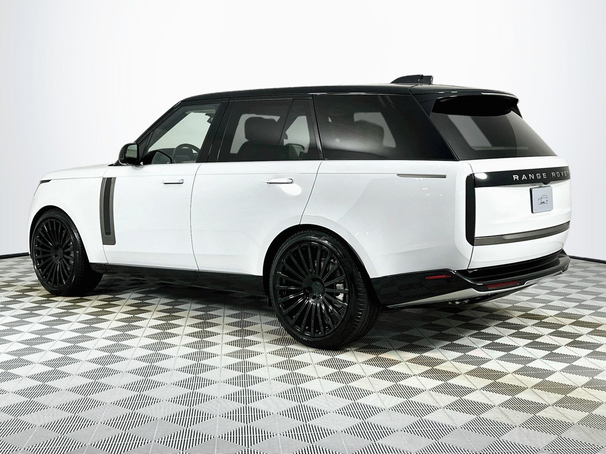 2027 Land Rover Range Rover SE