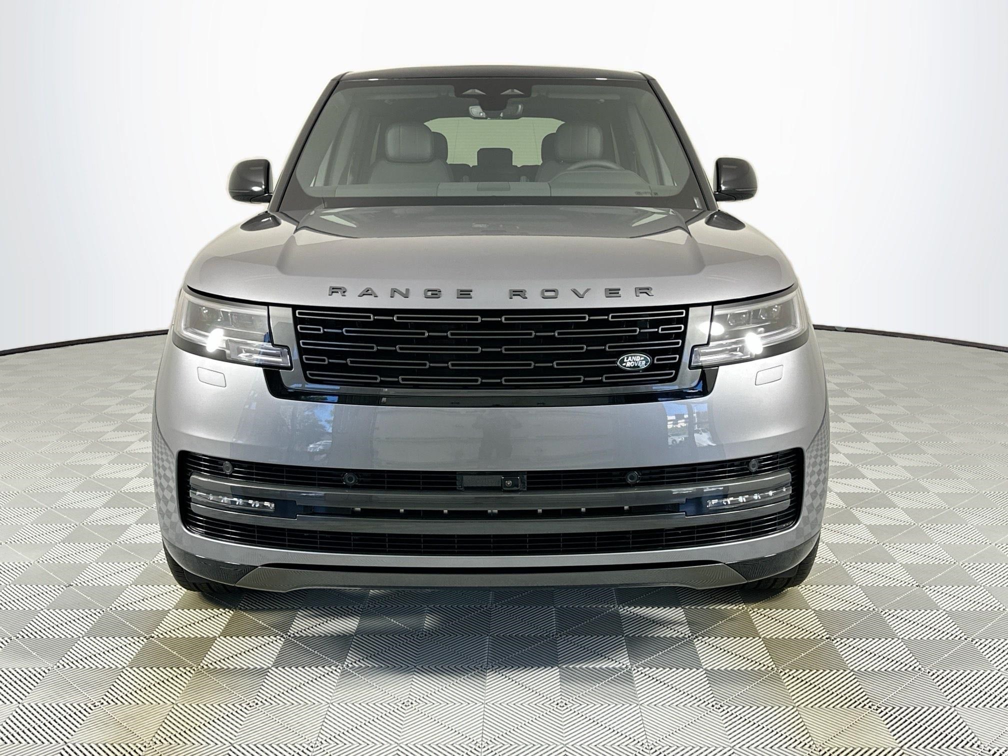2025 Land Rover Range Rover SE