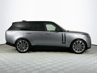 2025 Land Rover Range Rover SE