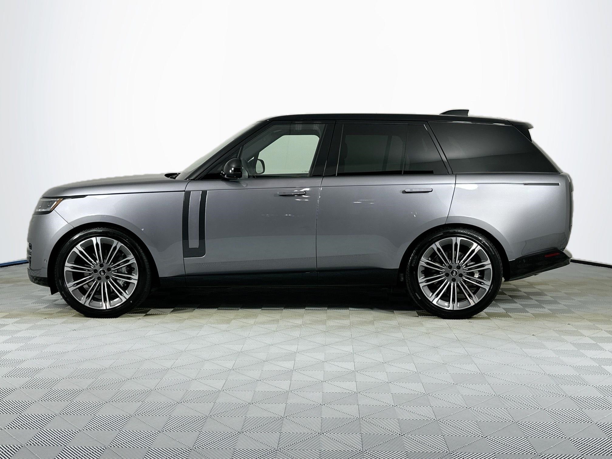 2025 Land Rover Range Rover SE