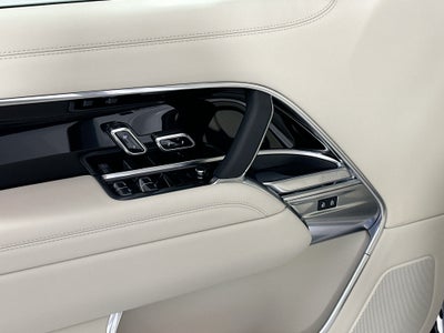 2026 Land Rover Range Rover SE