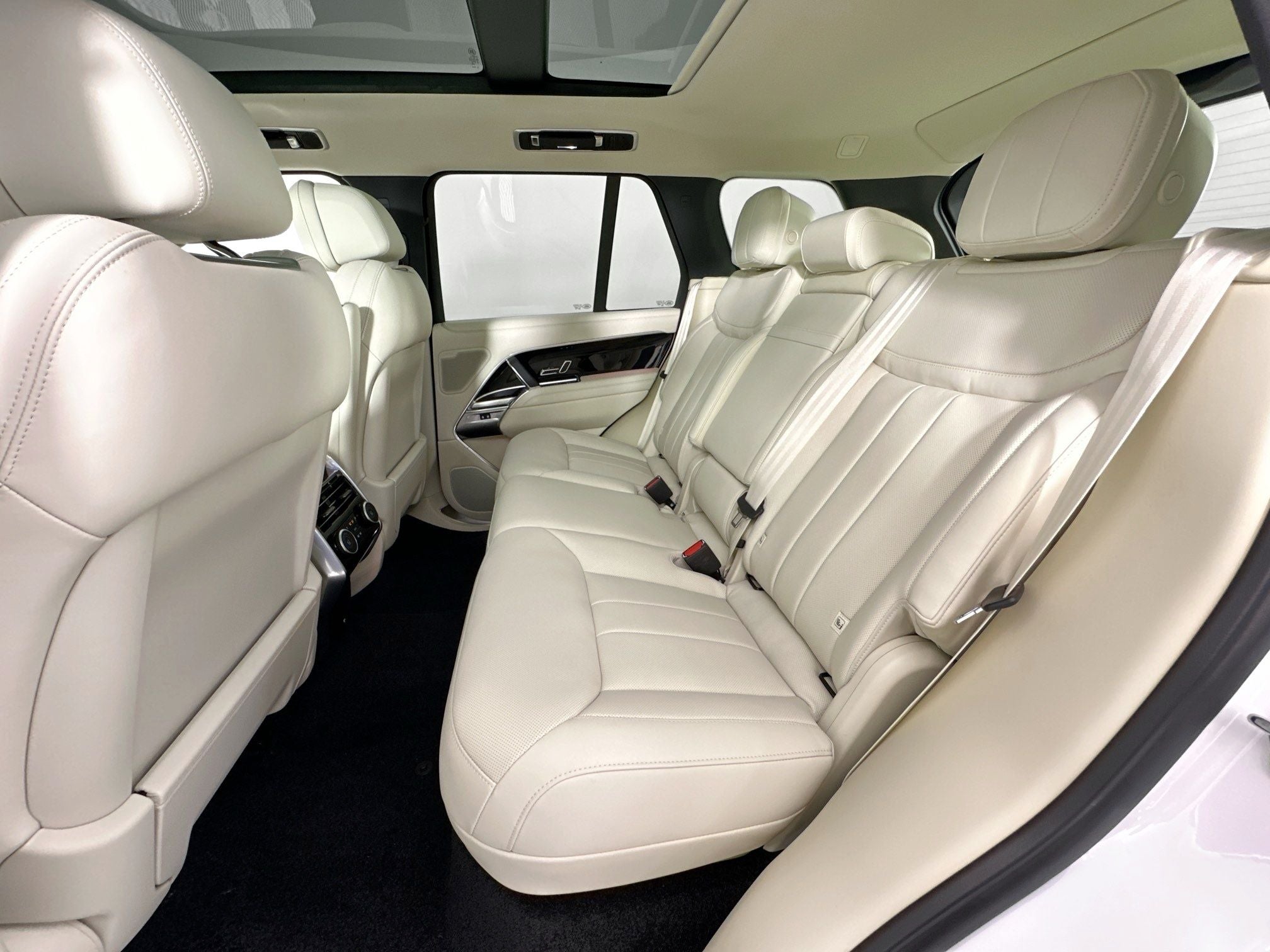 2026 Land Rover Range Rover SE