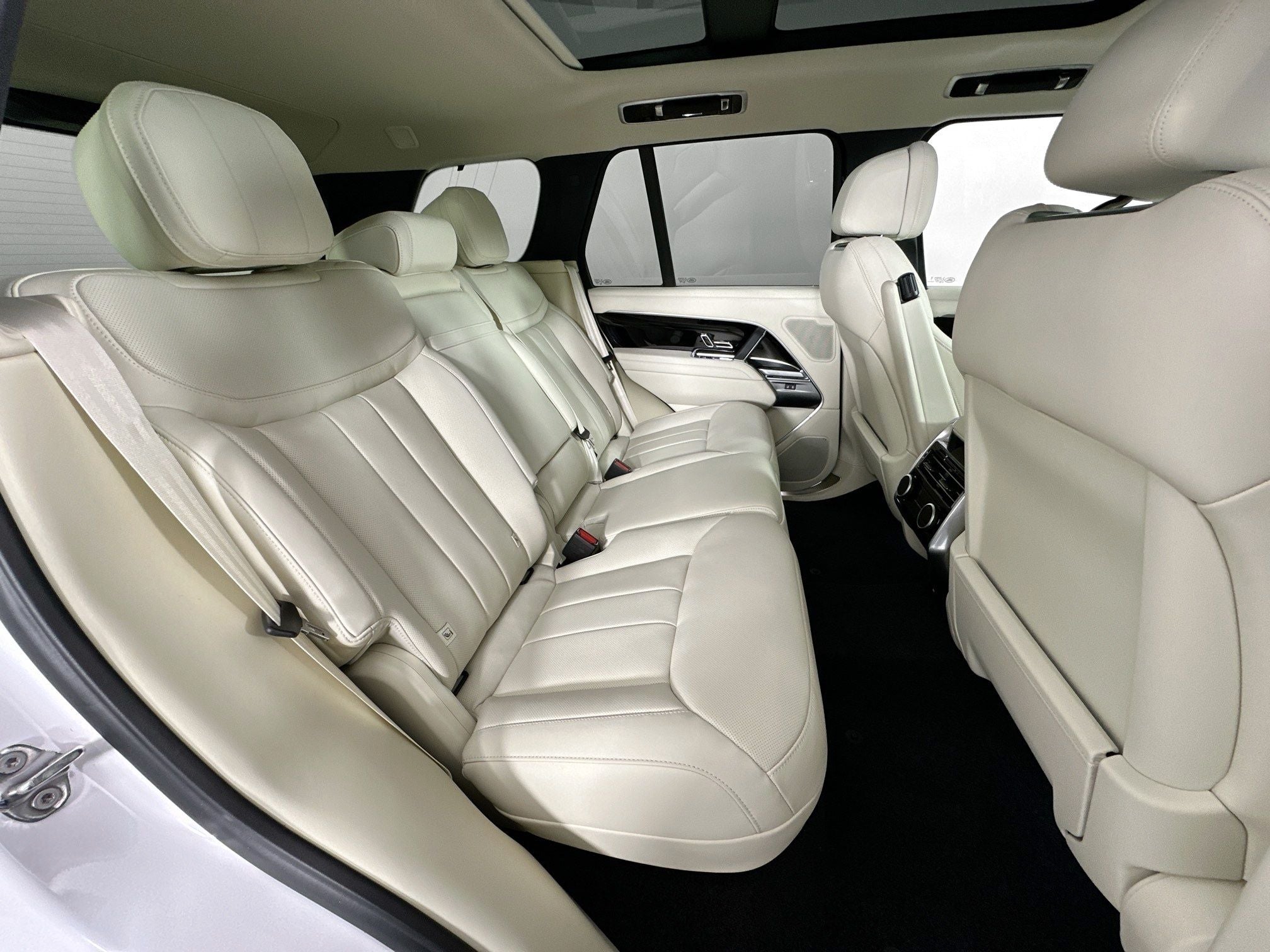 2026 Land Rover Range Rover SE