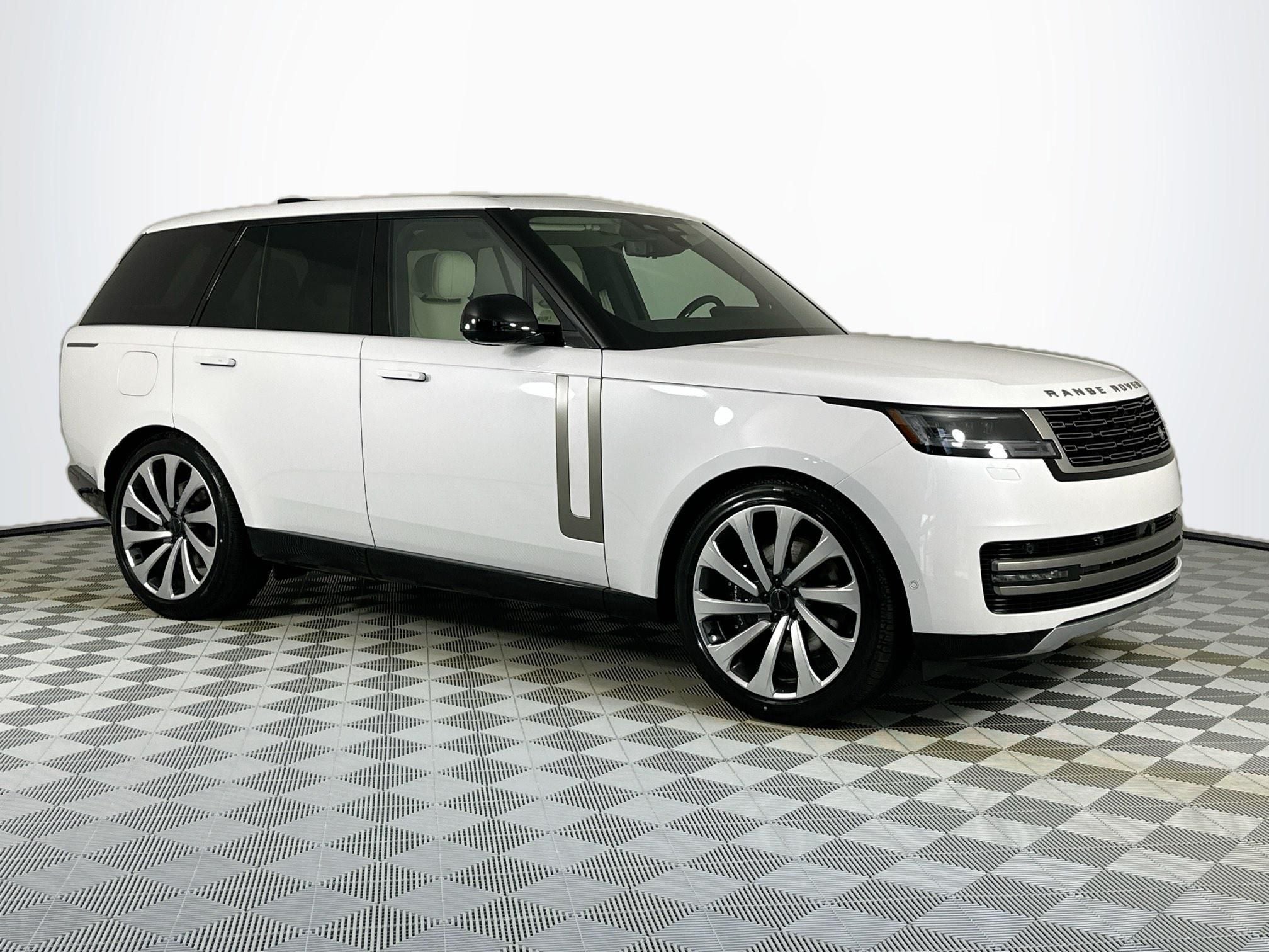 2026 Land Rover Range Rover SE