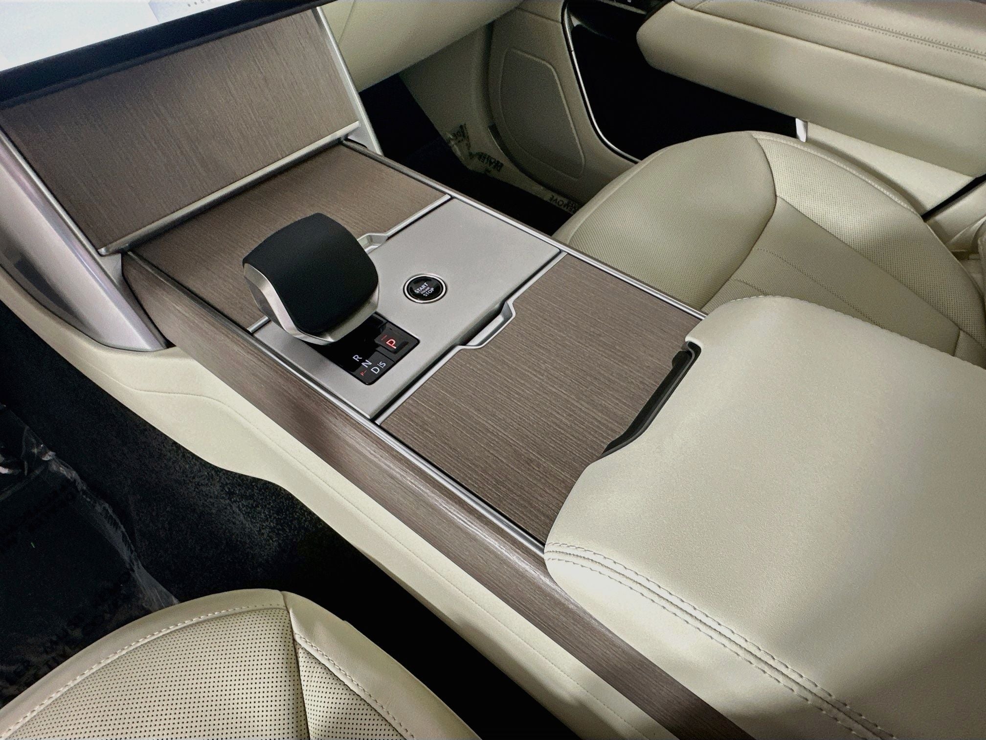 2026 Land Rover Range Rover SE