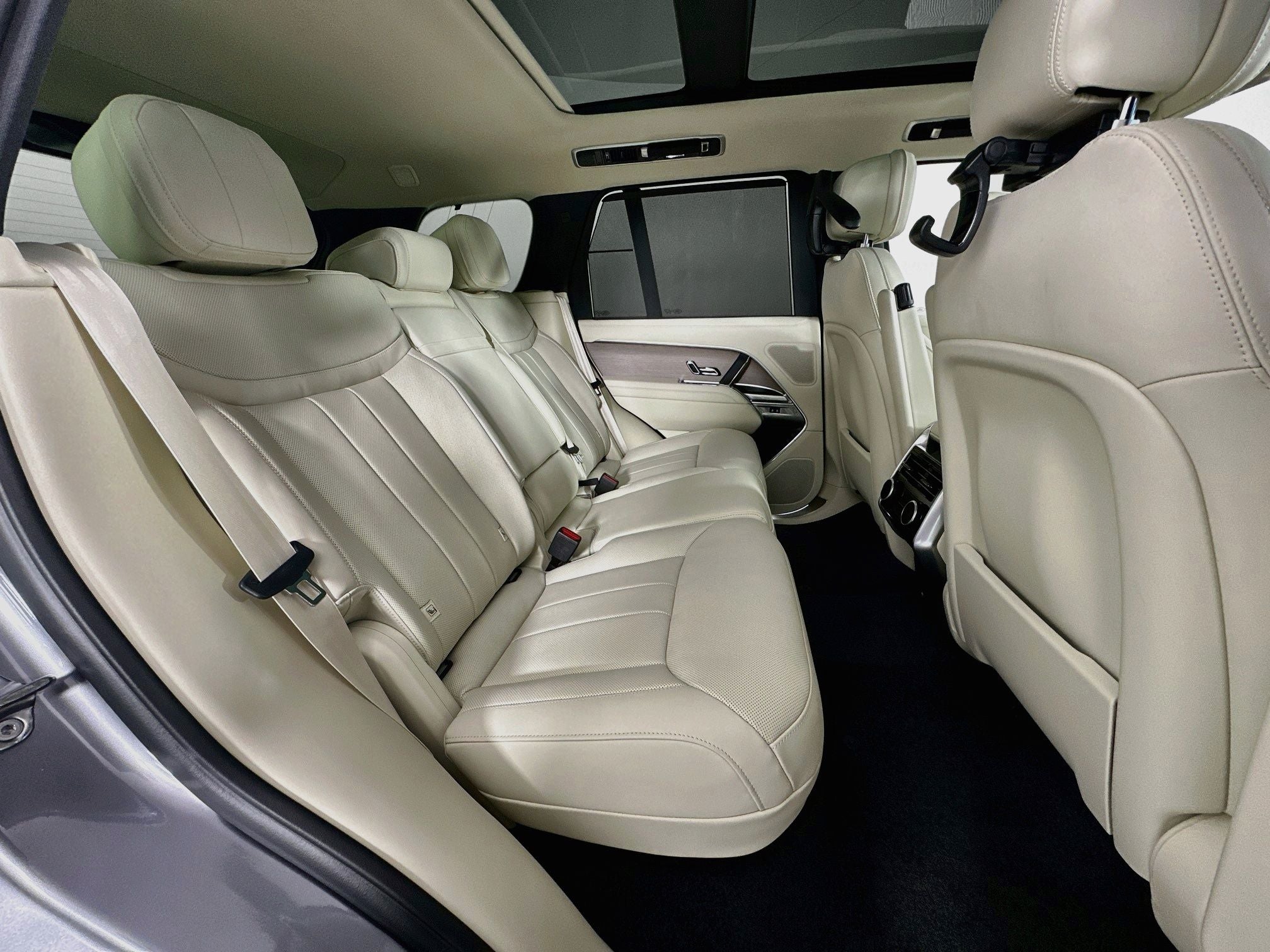 2026 Land Rover Range Rover SE
