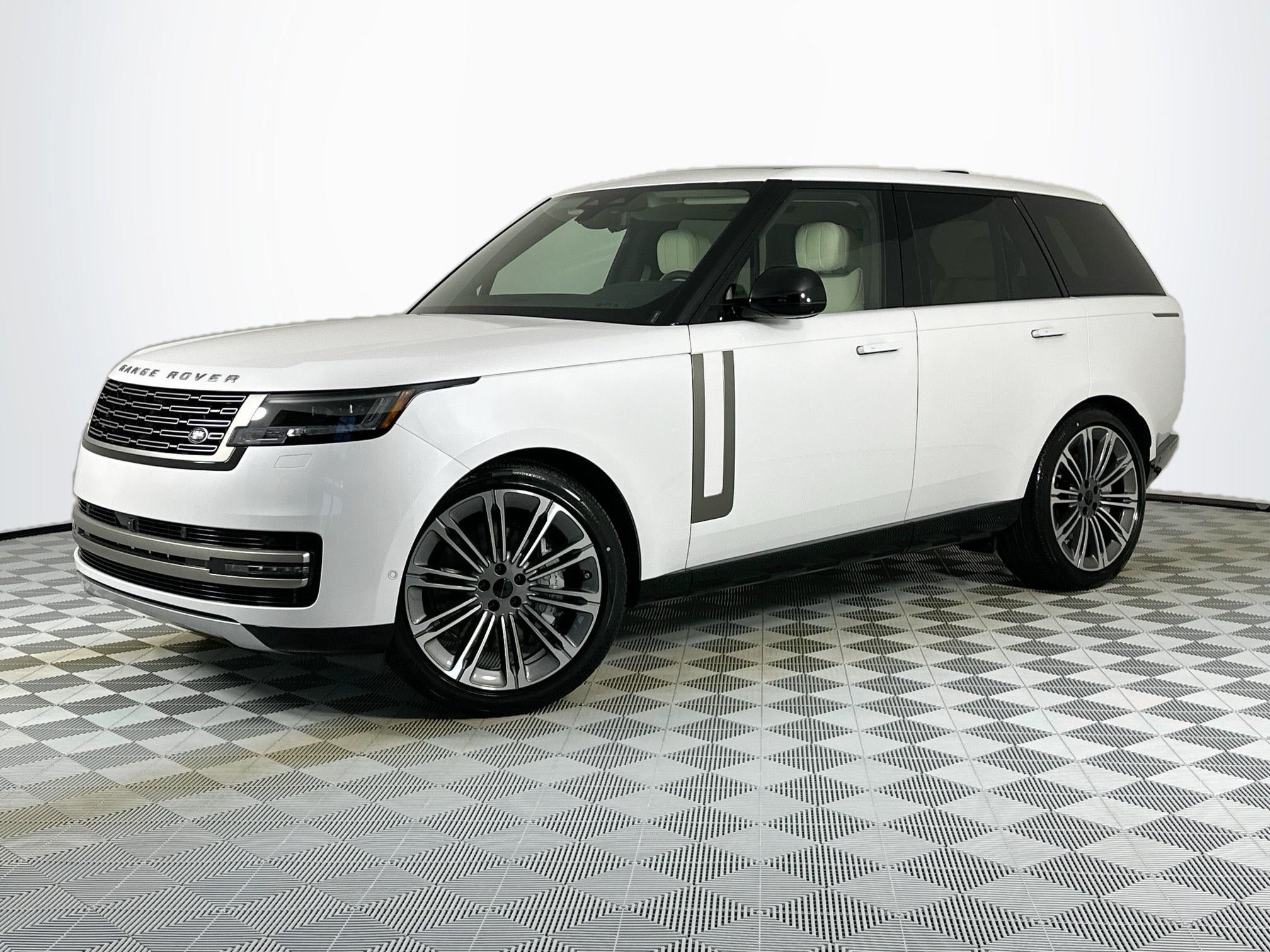 2026 Land Rover Range Rover SE
