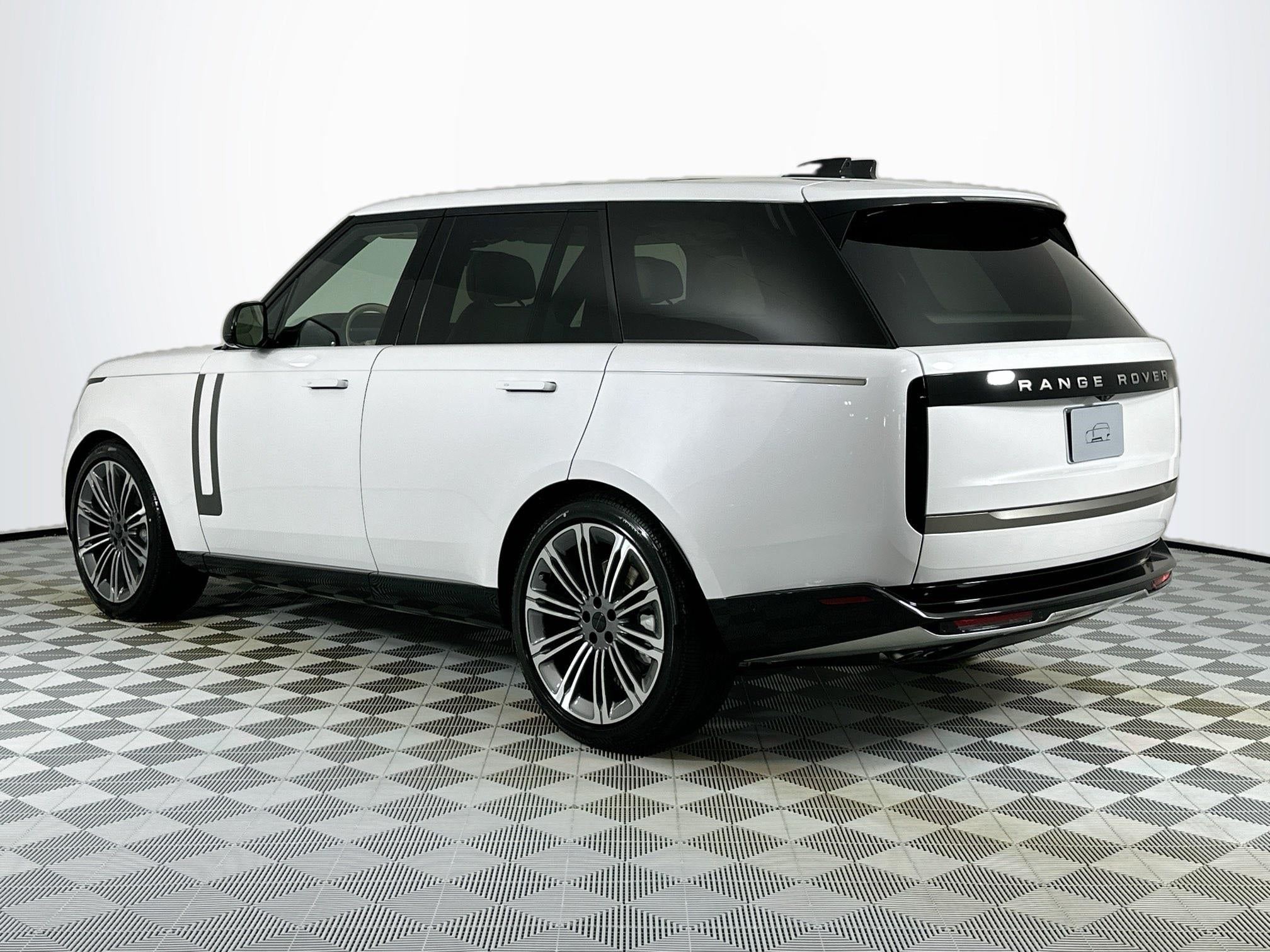 2026 Land Rover Range Rover SE
