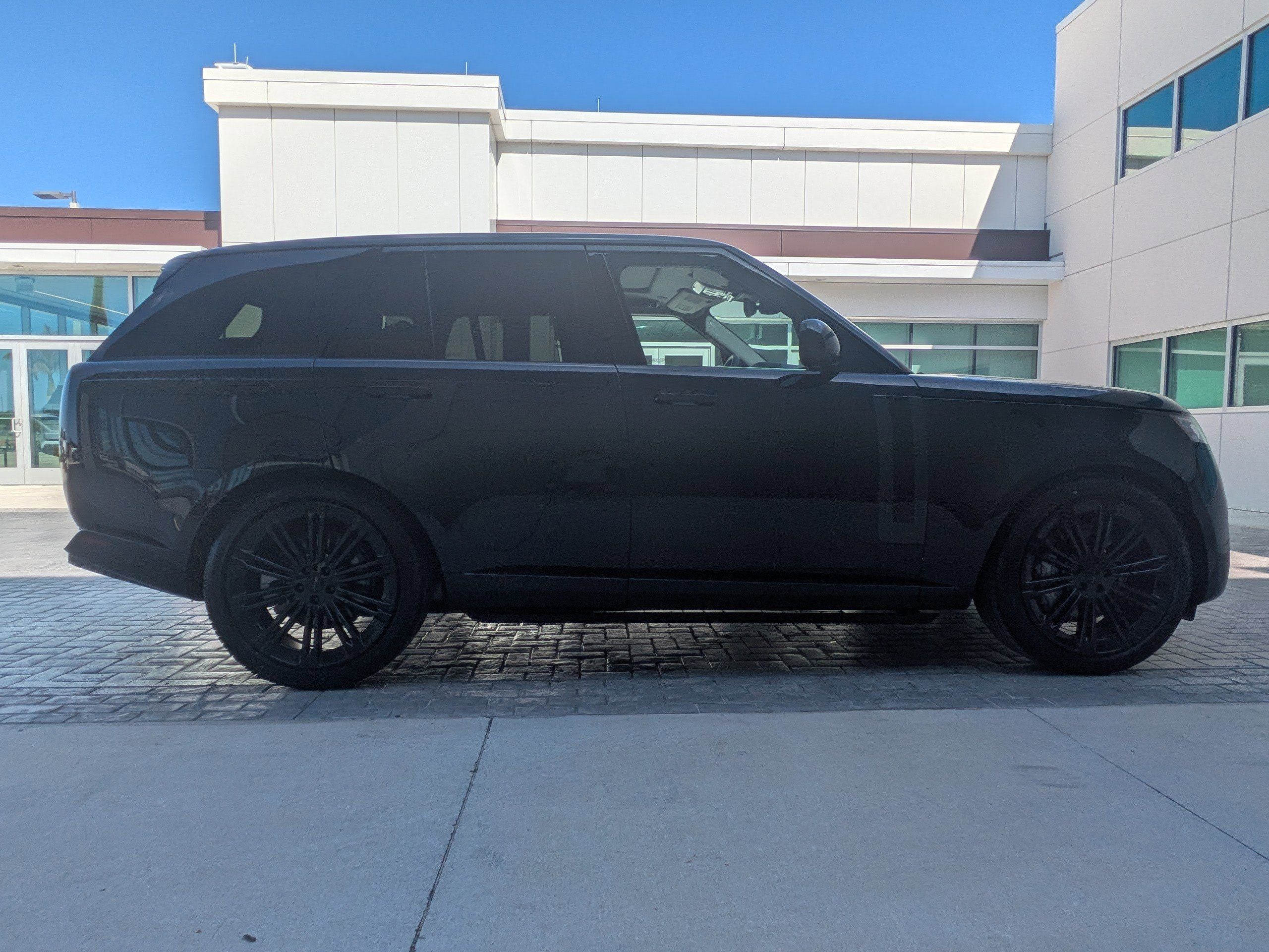 2026 Land Rover Range Rover SE