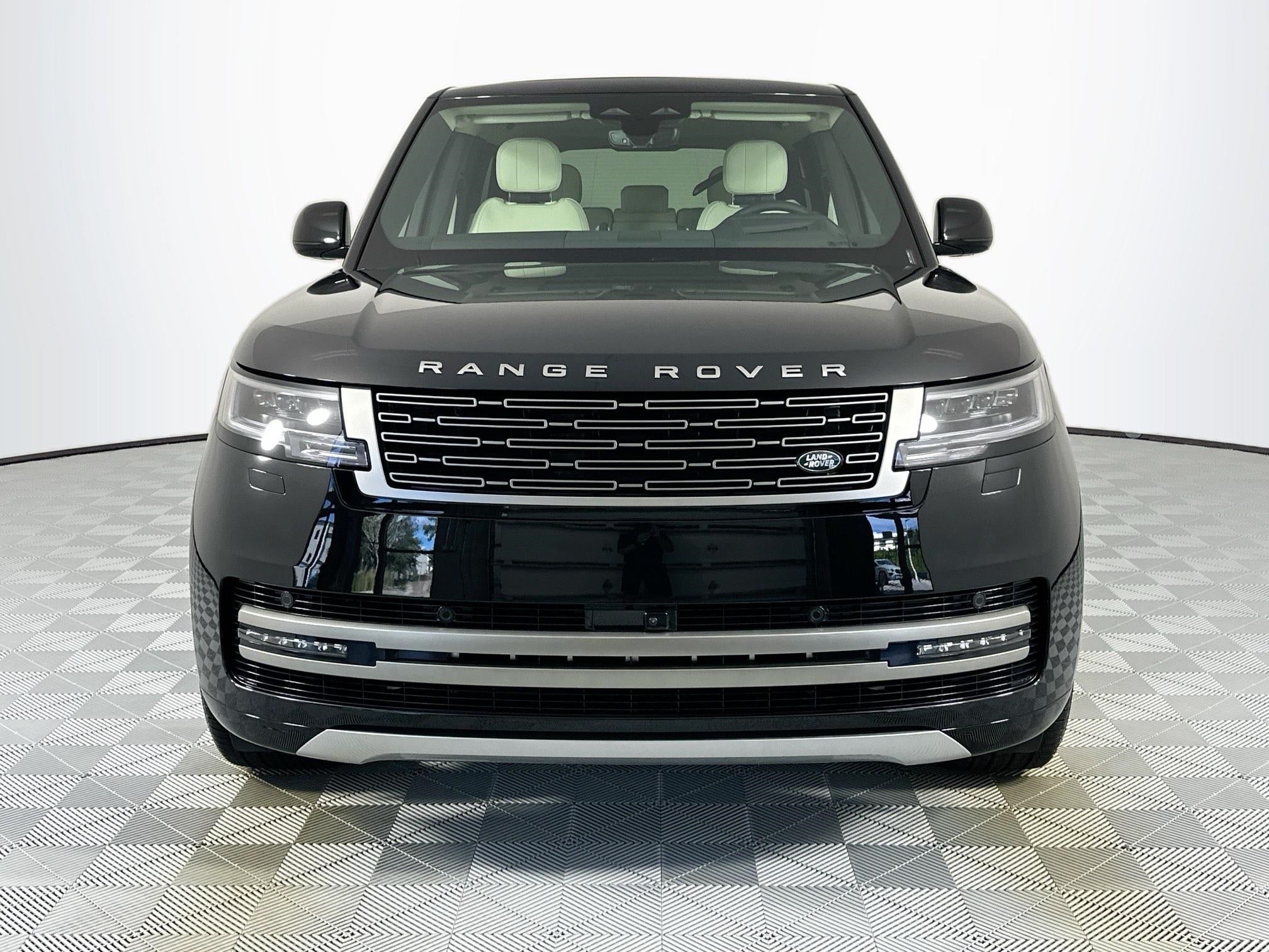 2025 Land Rover Range Rover SE