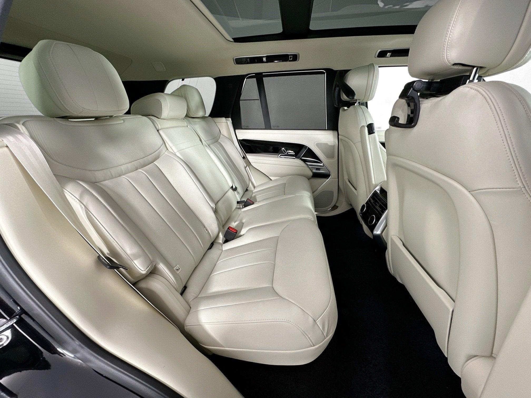 2025 Land Rover Range Rover SE