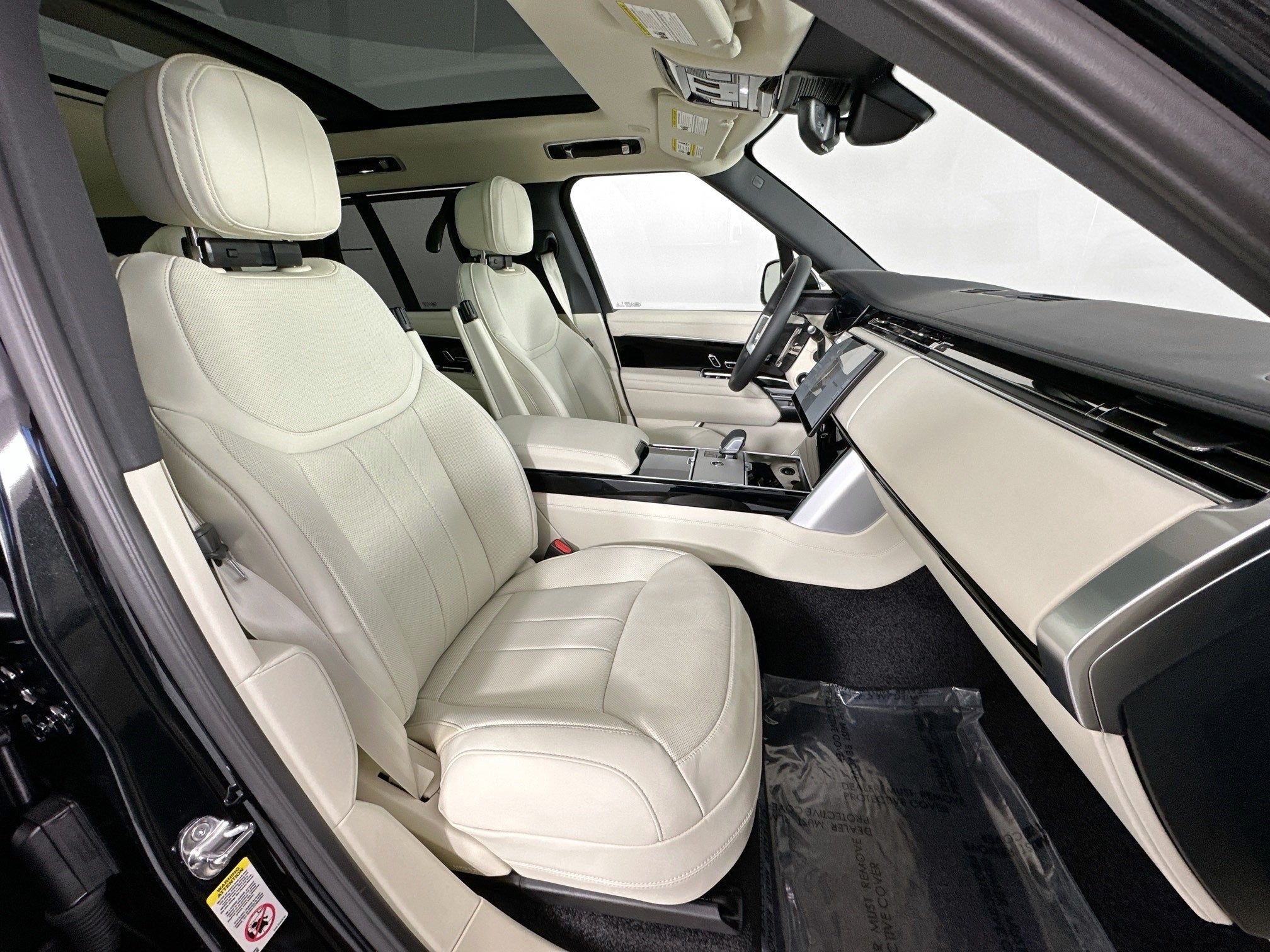 2025 Land Rover Range Rover SE