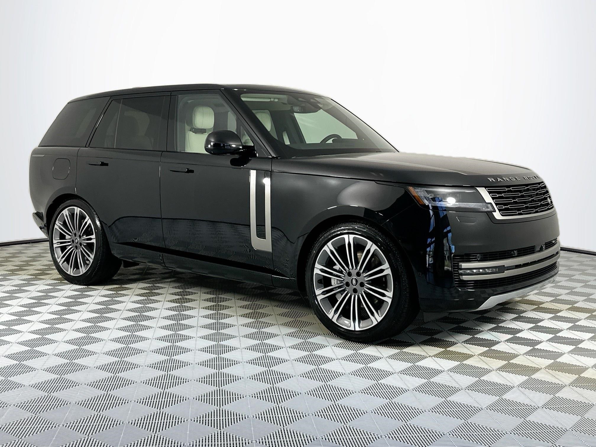 2025 Land Rover Range Rover SE