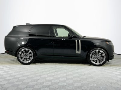 2025 Land Rover Range Rover SE
