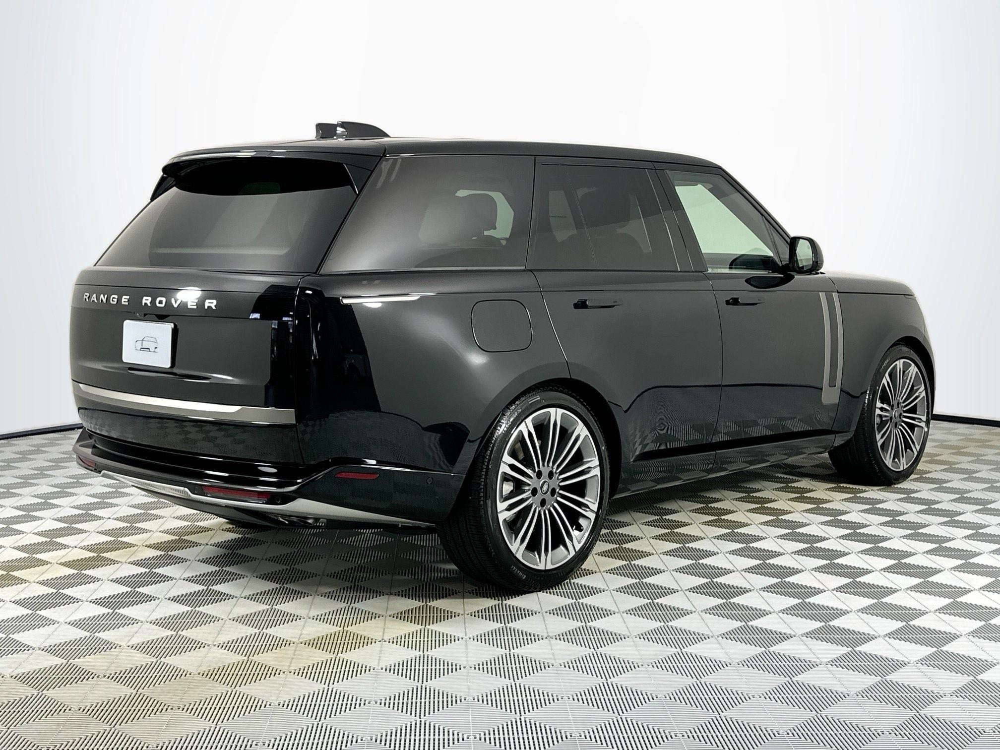 2025 Land Rover Range Rover SE
