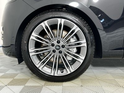 2025 Land Rover Range Rover SE