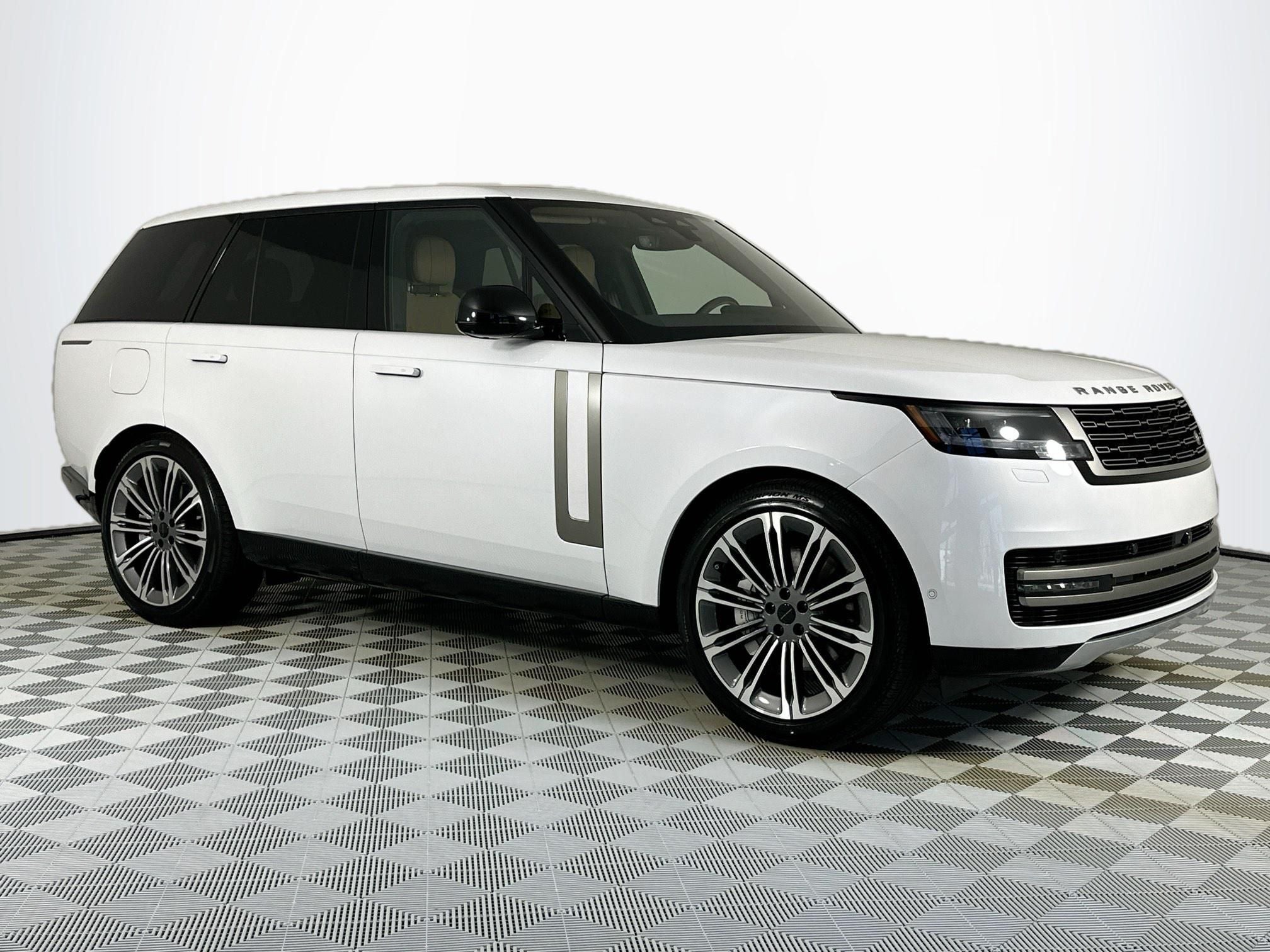 2026 Land Rover Range Rover SE