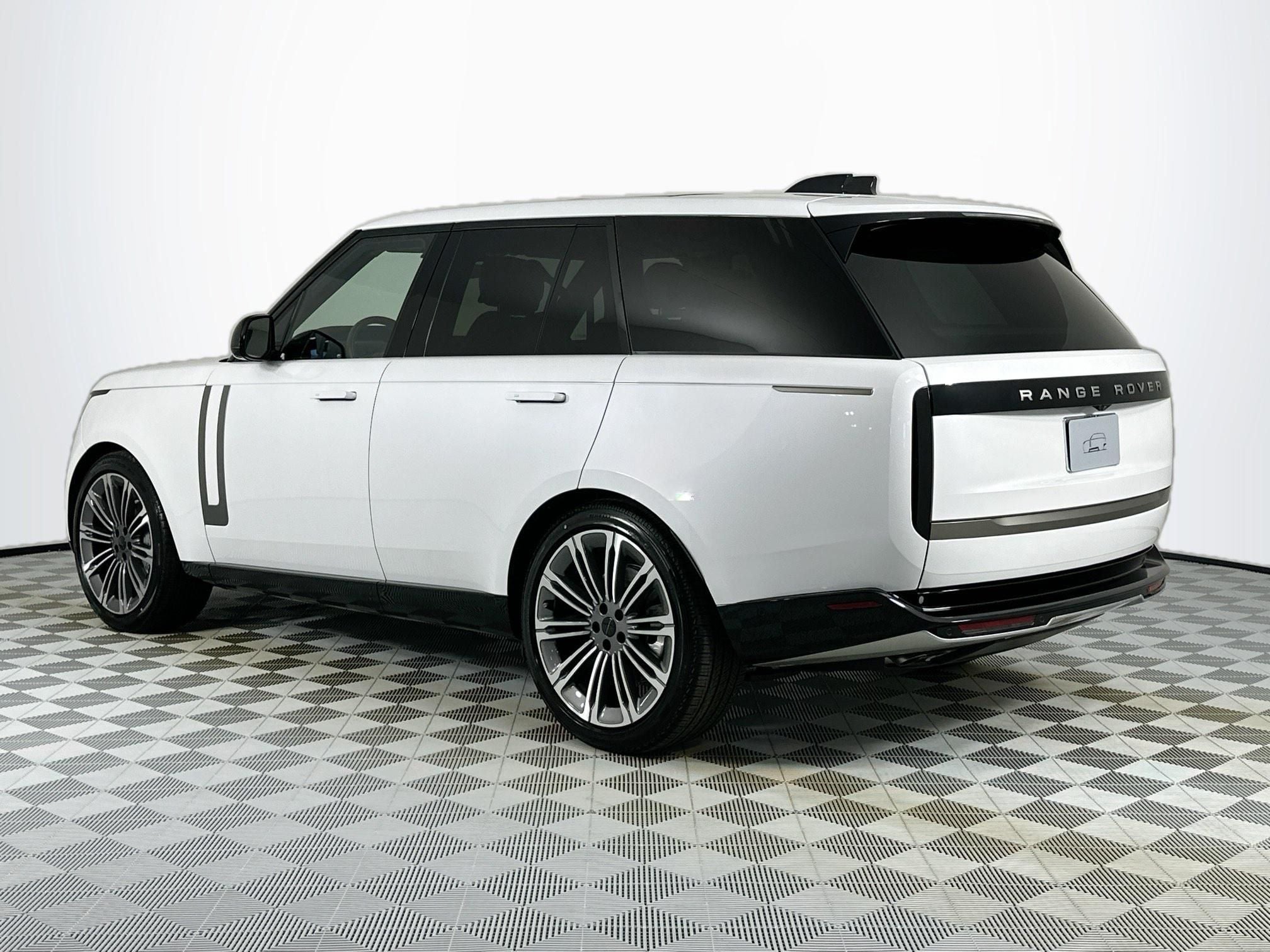 2026 Land Rover Range Rover SE