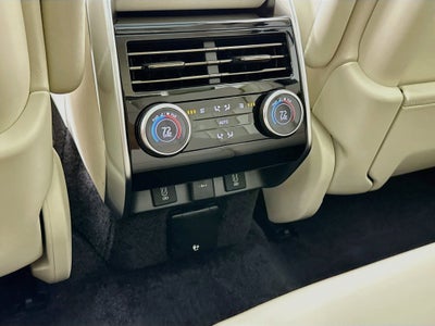 2027 Land Rover Range Rover SE