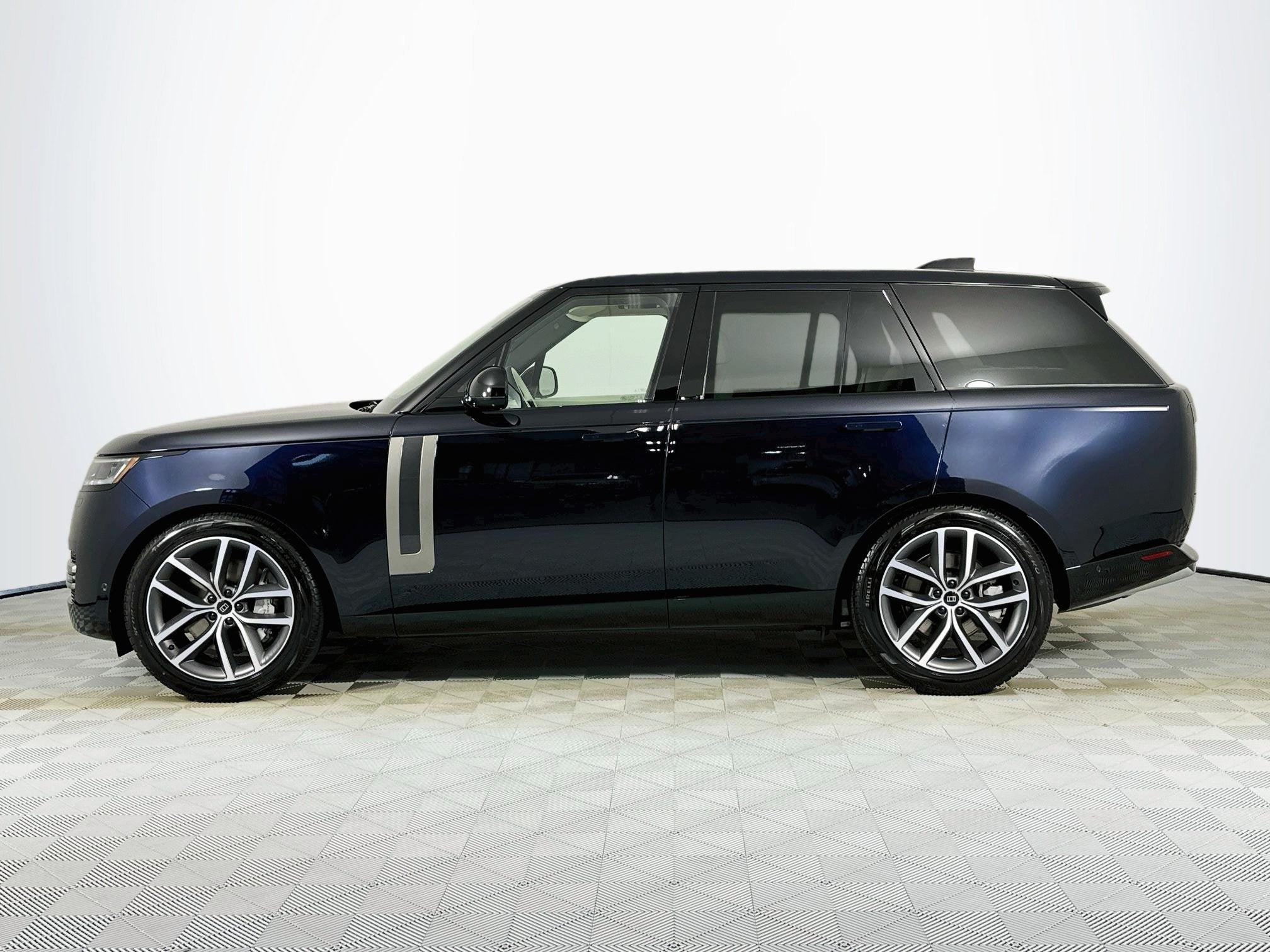 2027 Land Rover Range Rover SE