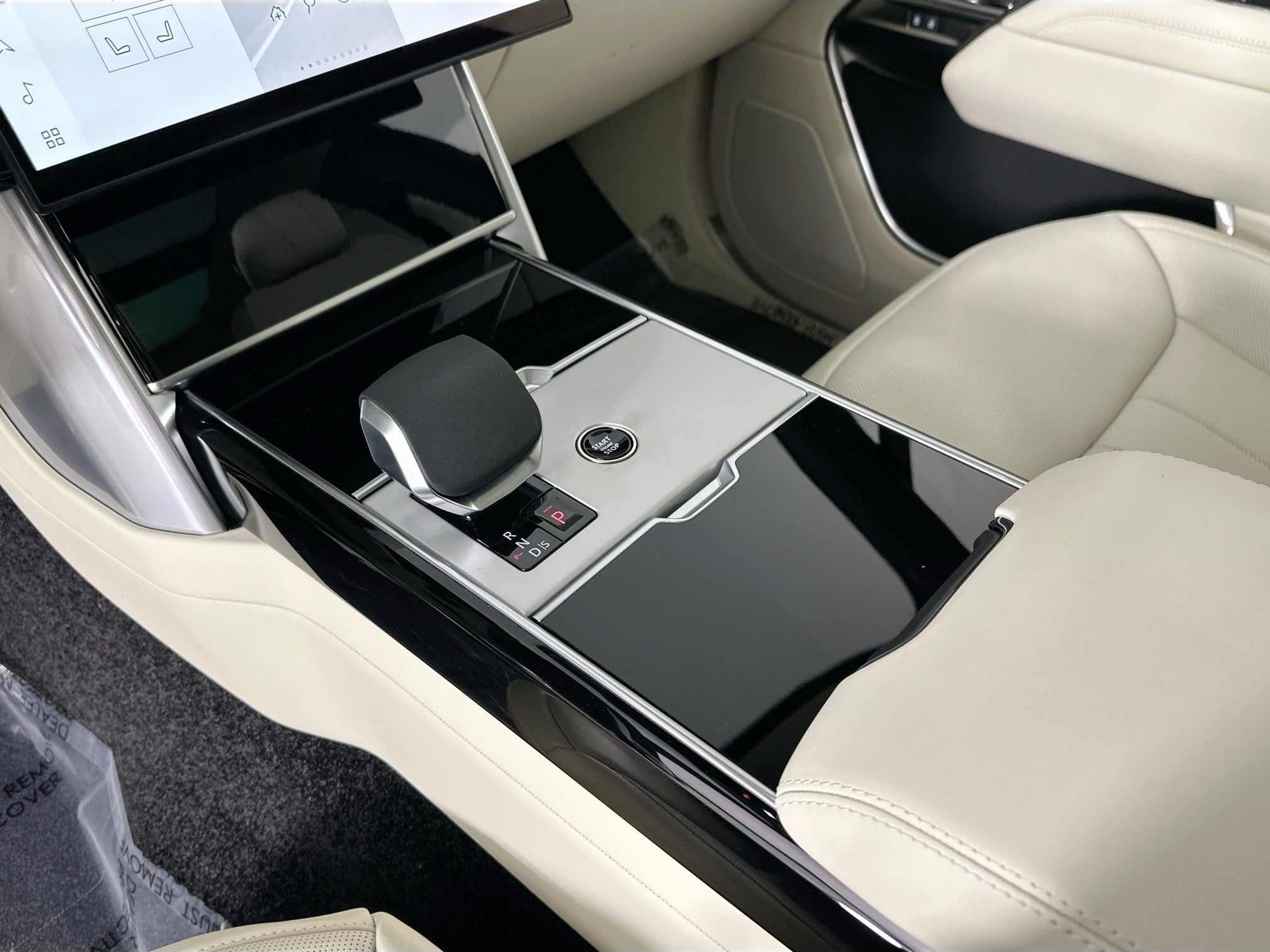 2026 Land Rover Range Rover SE