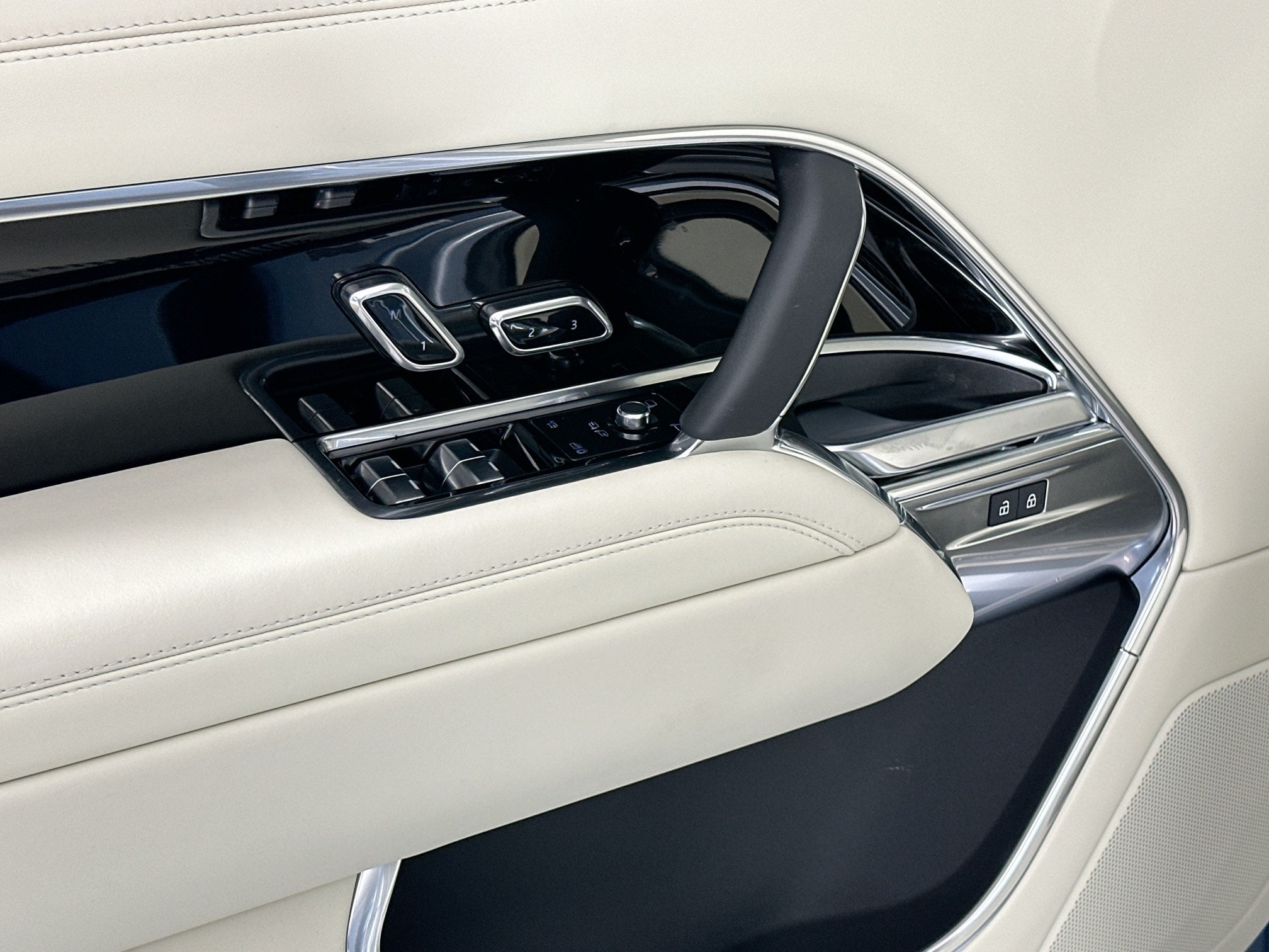 2026 Land Rover Range Rover SE