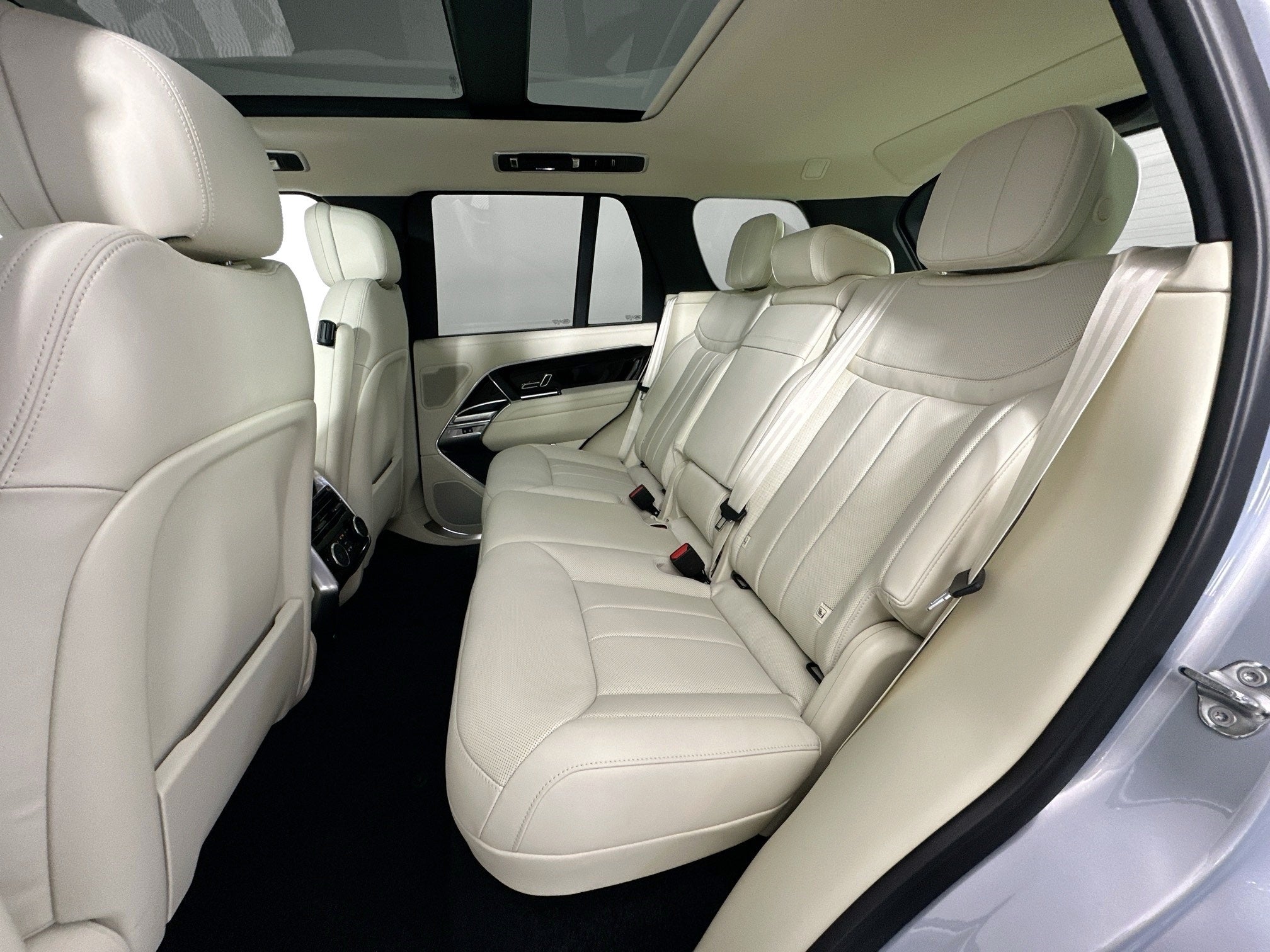 2026 Land Rover Range Rover SE