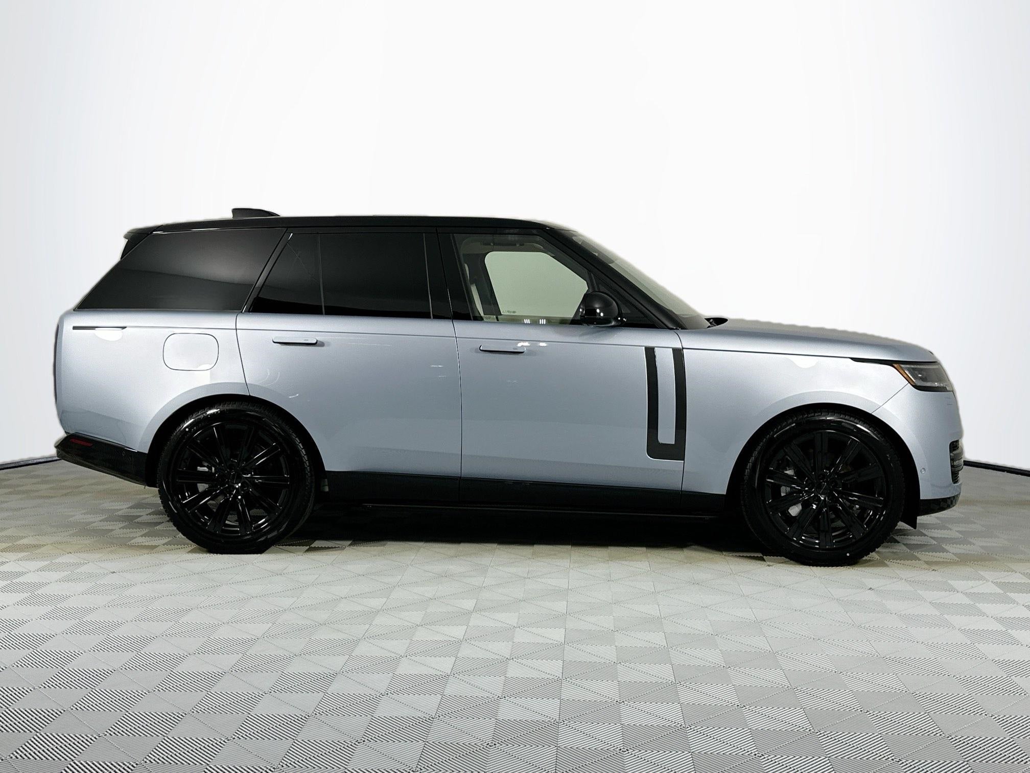 2026 Land Rover Range Rover SE