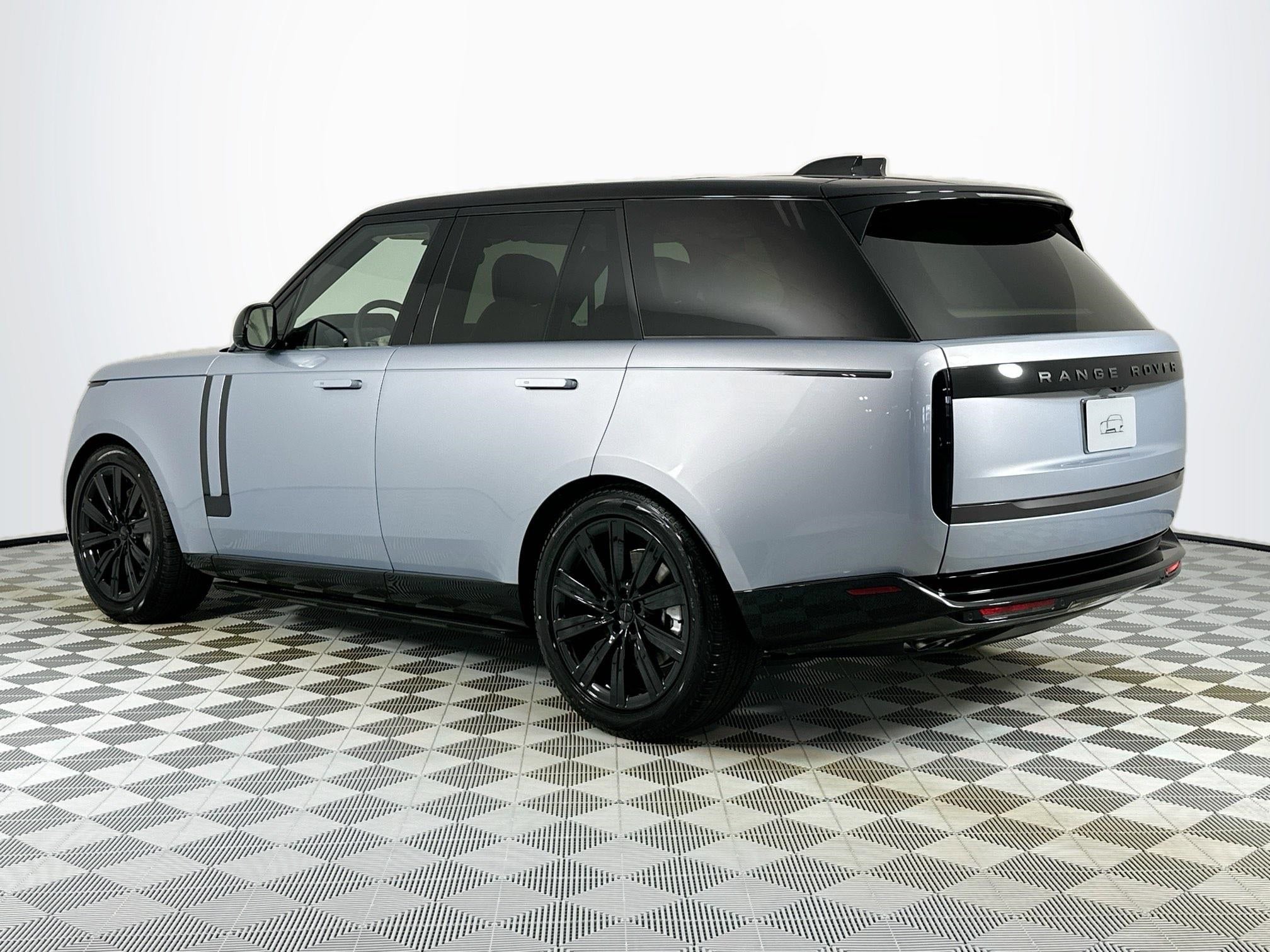 2026 Land Rover Range Rover SE