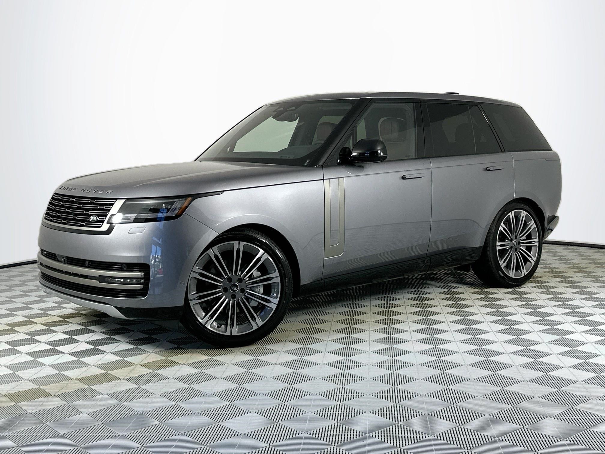 2025 Land Rover Range Rover SE