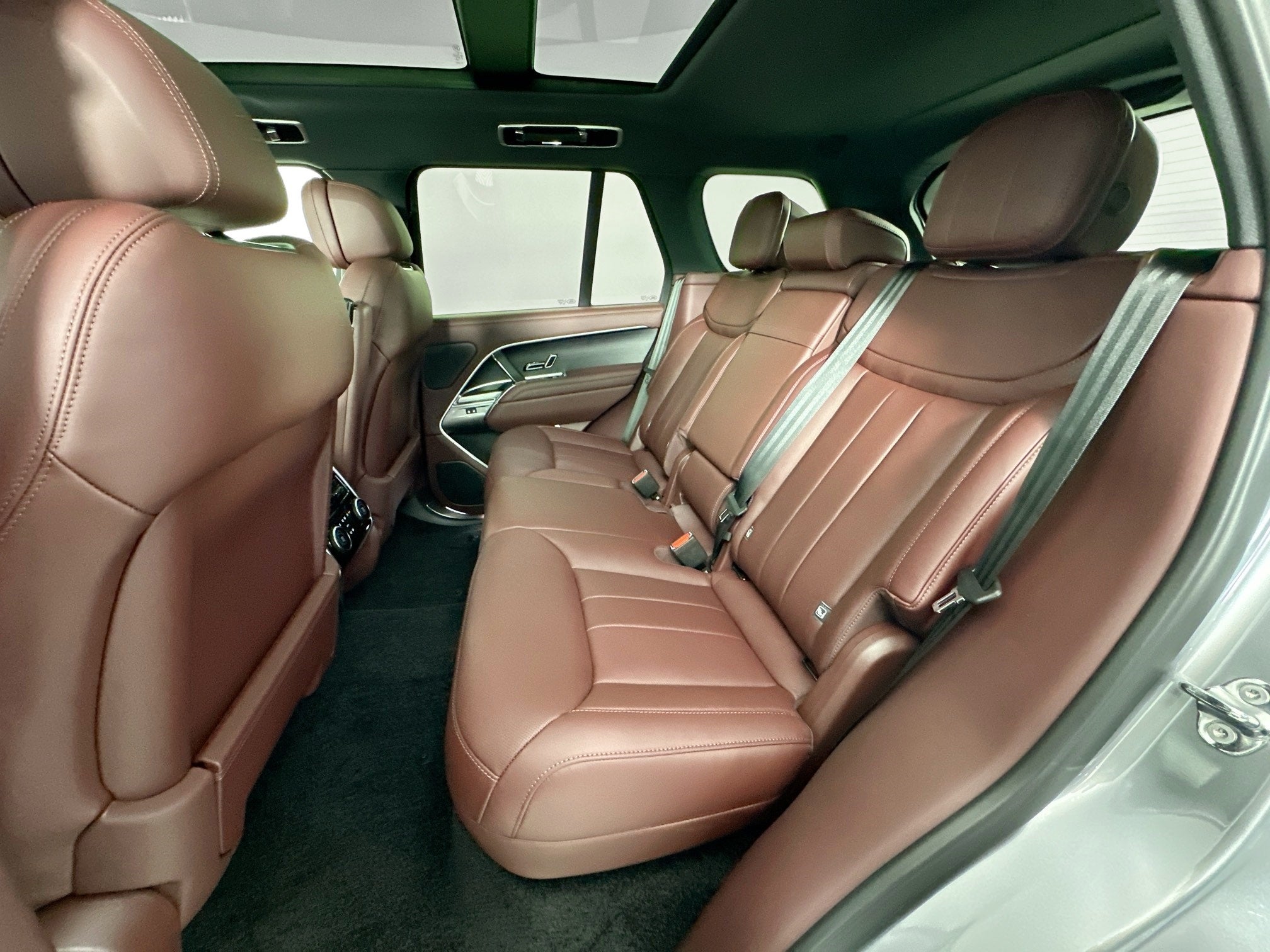 2025 Land Rover Range Rover SE