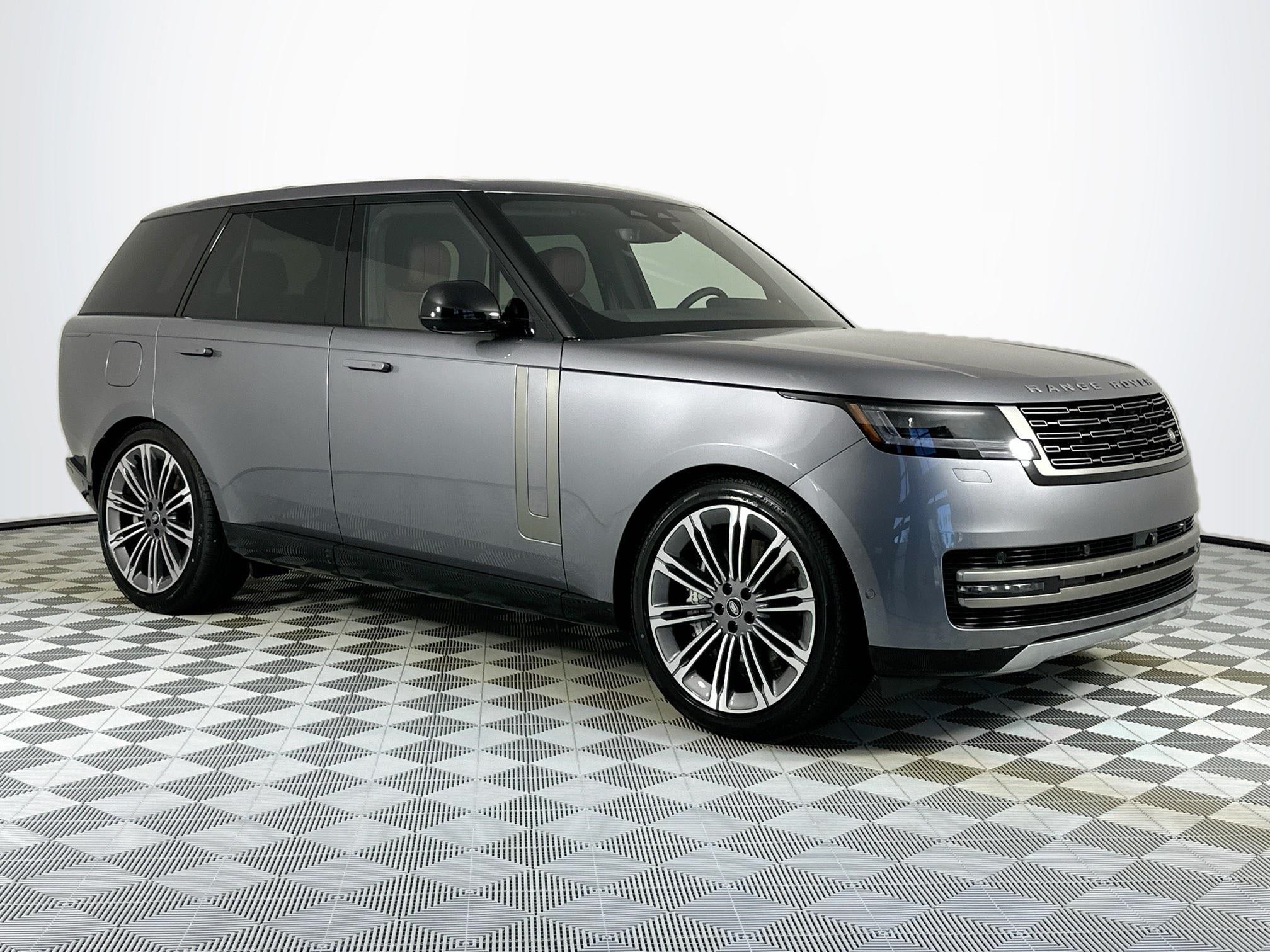 2025 Land Rover Range Rover SE
