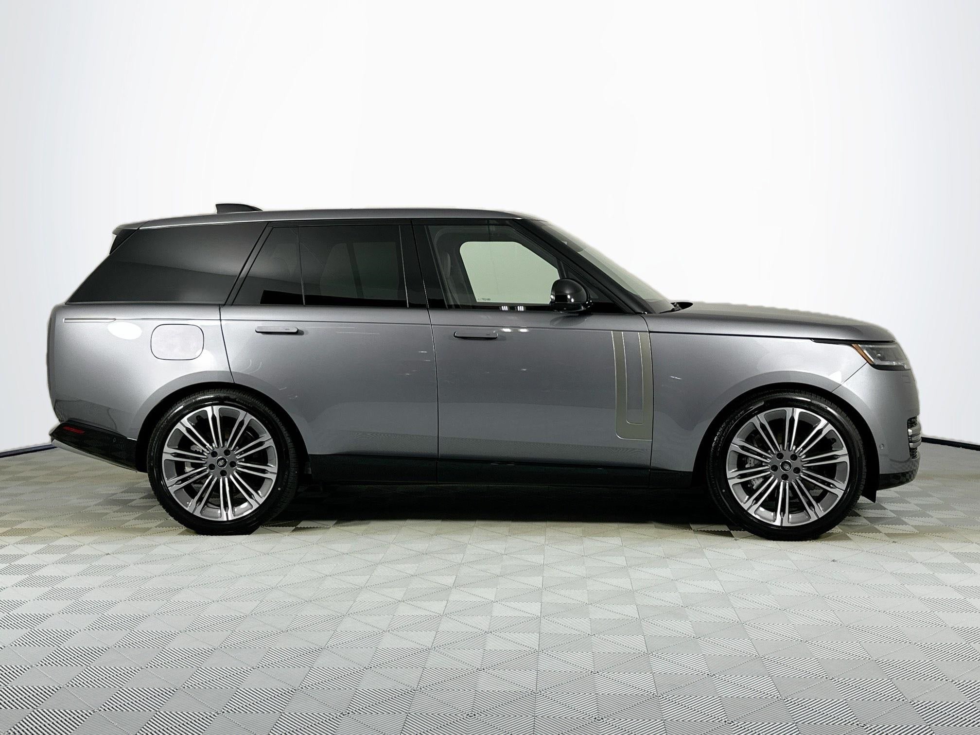 2025 Land Rover Range Rover SE