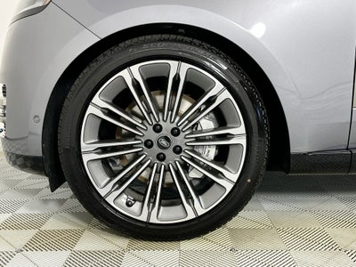 2025 Land Rover Range Rover SE