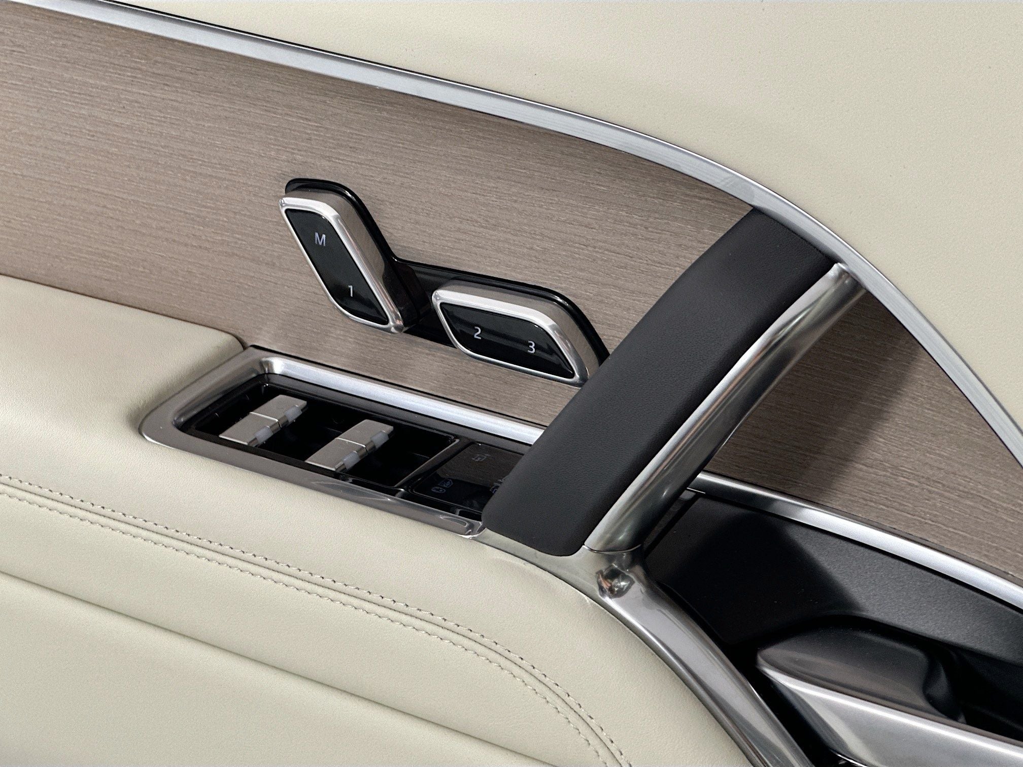 2026 Land Rover Range Rover Plug-In Hybrid SE