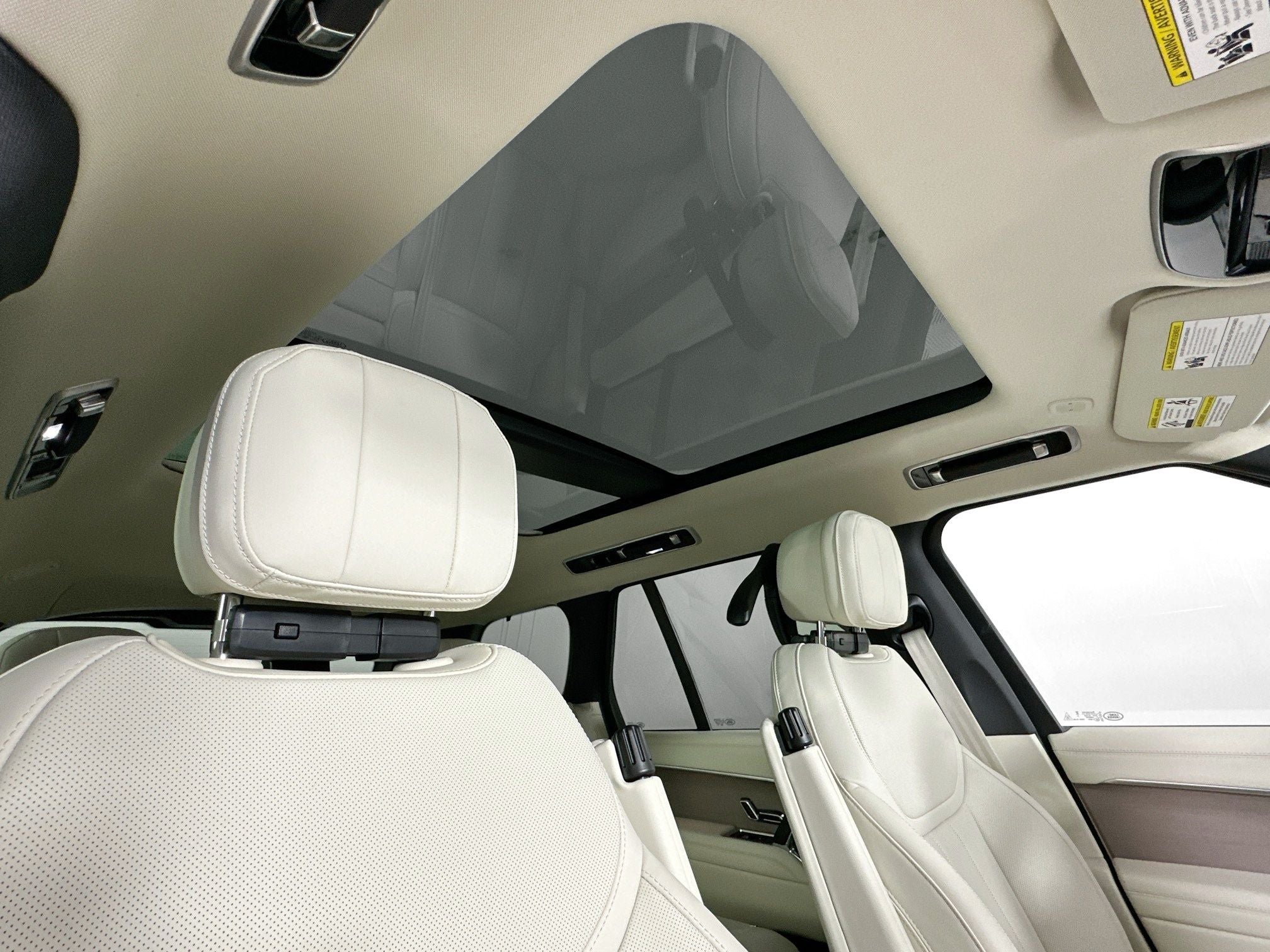 2026 Land Rover Range Rover Plug-In Hybrid SE